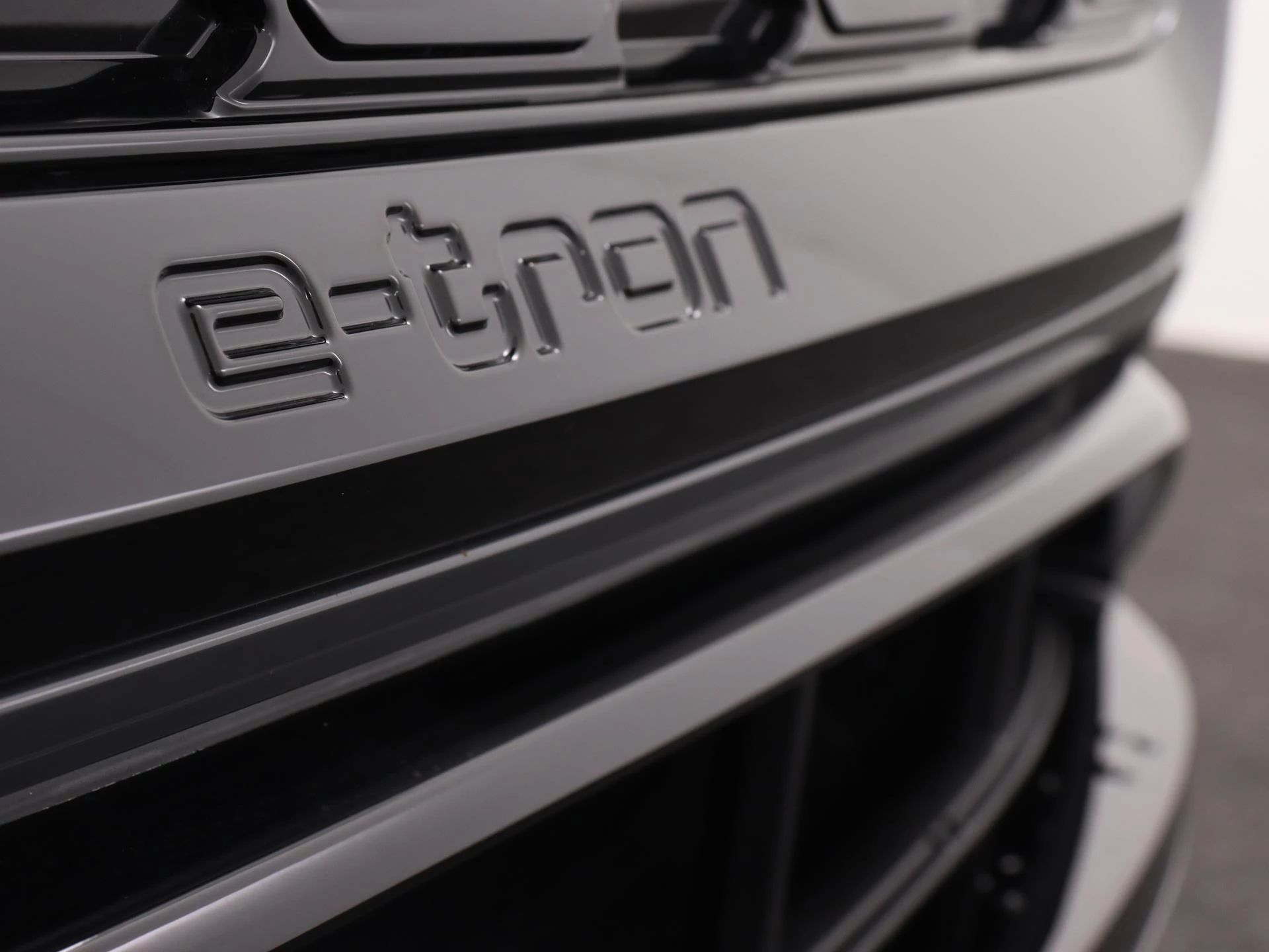 Audi-Q8 e-tron-image-23