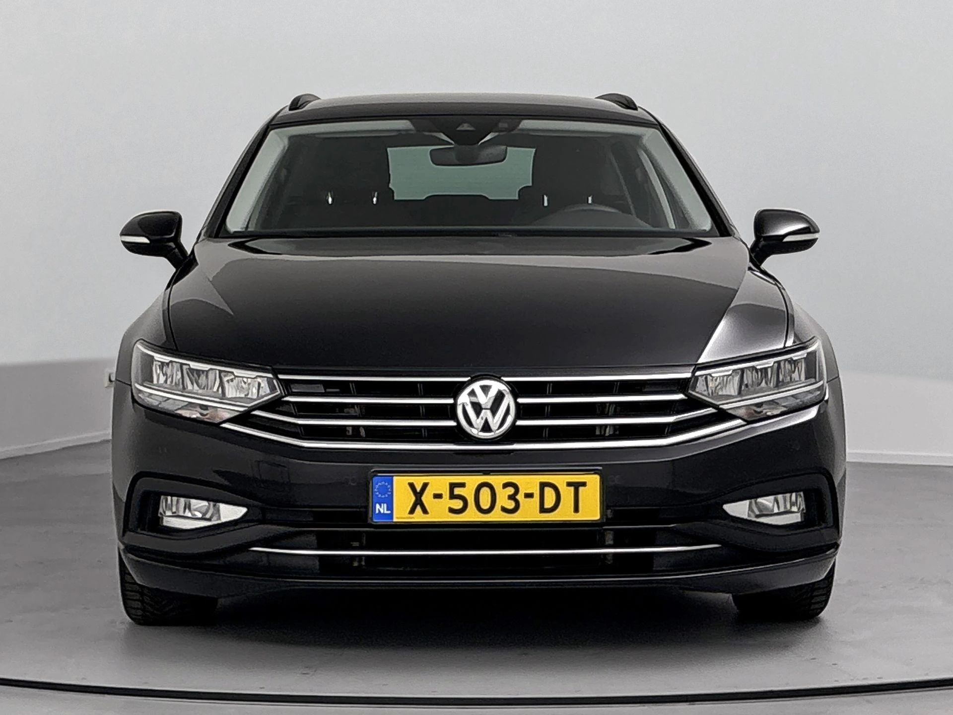 Volkswagen-Passat-image-4