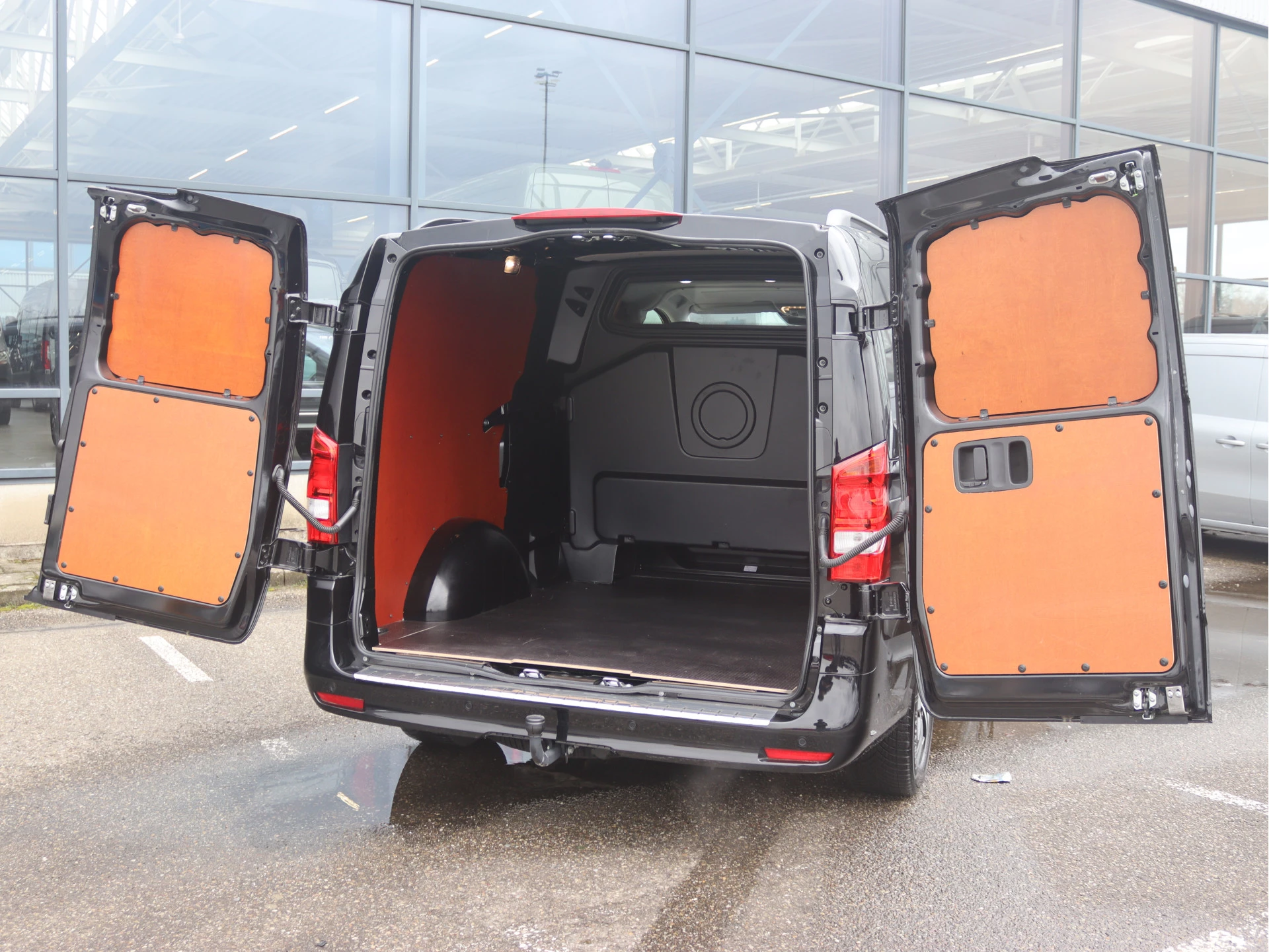 Mercedes-Benz-Vito-image-2