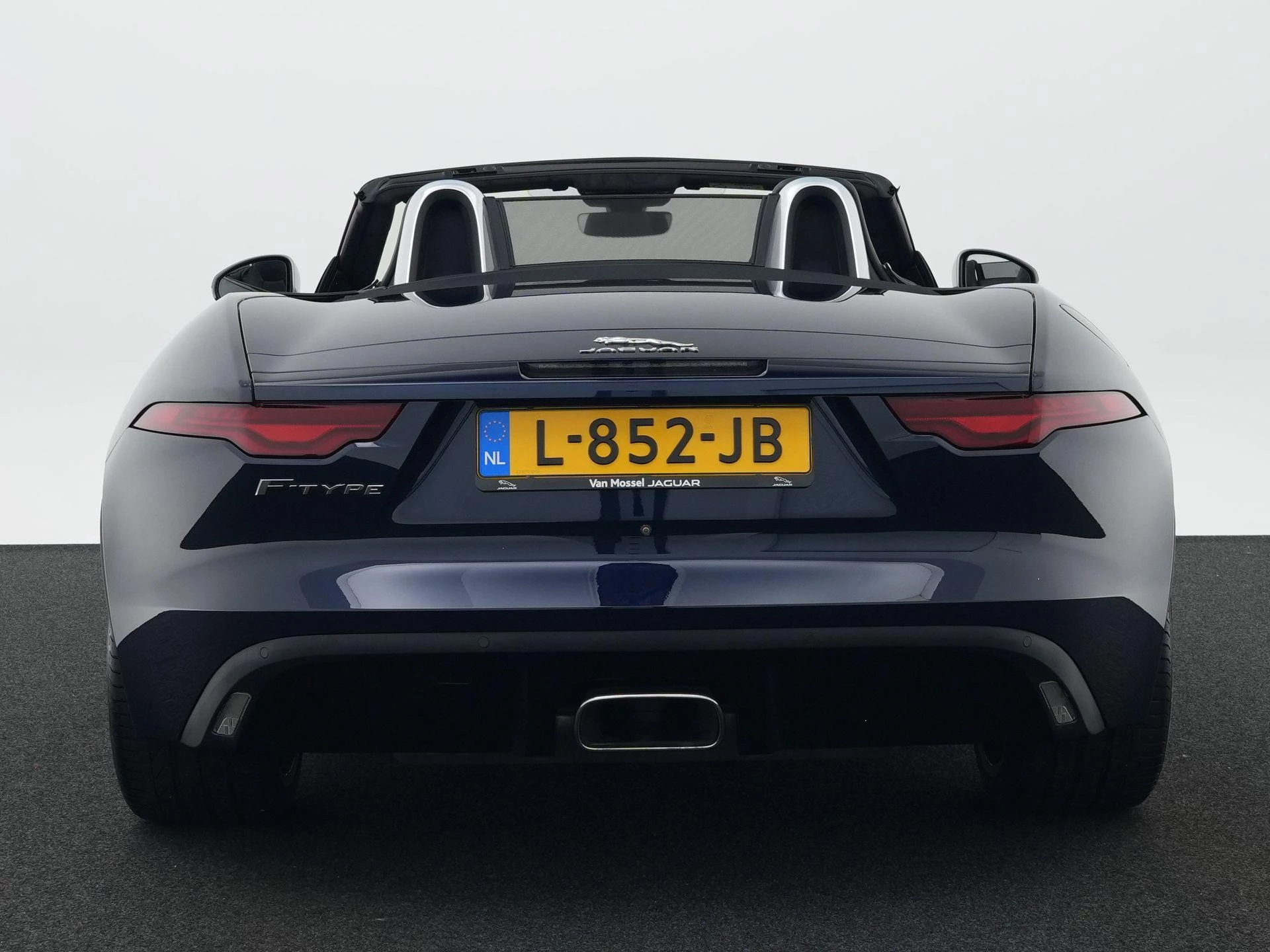 Jaguar F-TYPE P300 RWD First Edition
