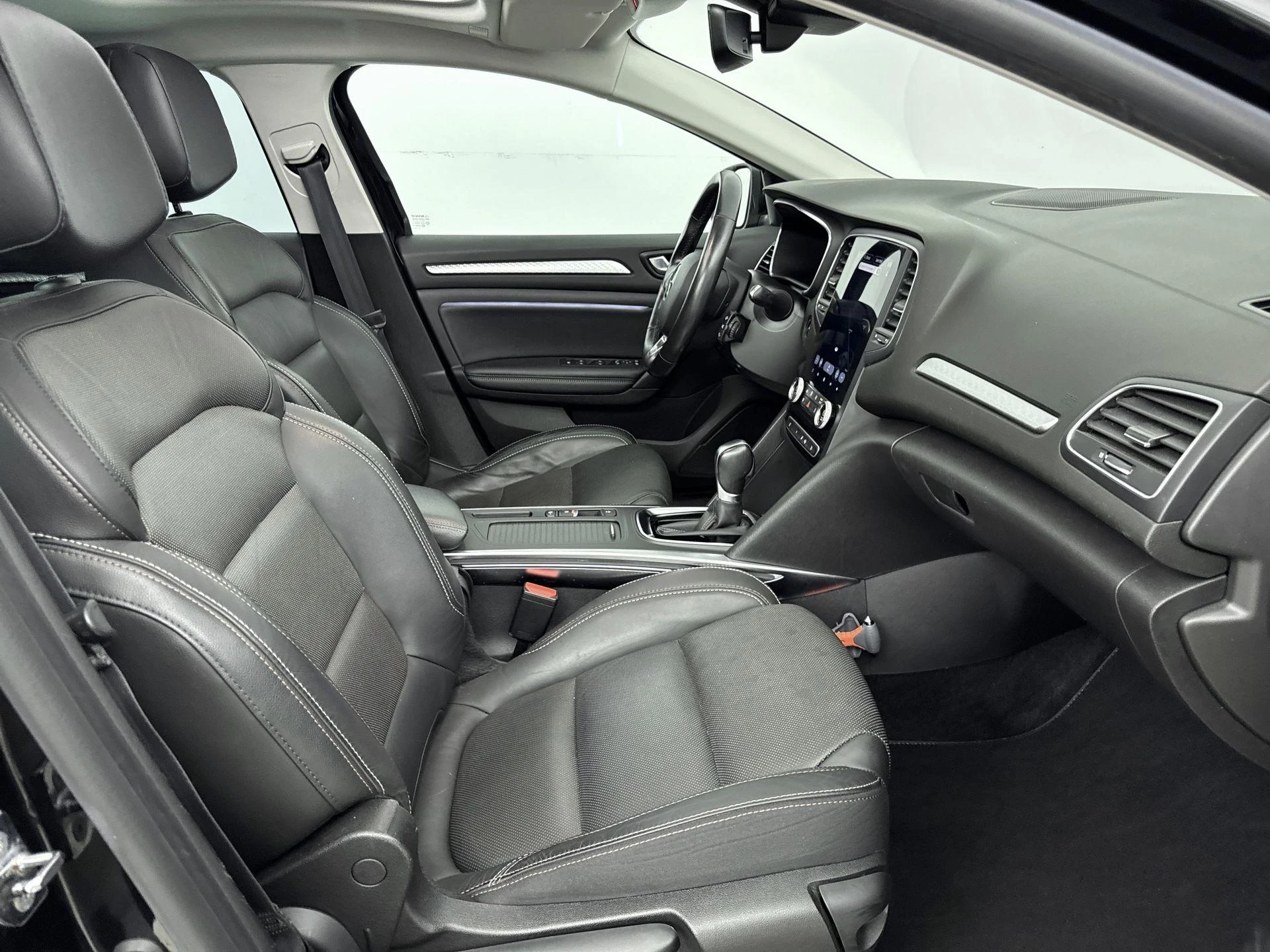 Renault-Megane E-Tech-image-28