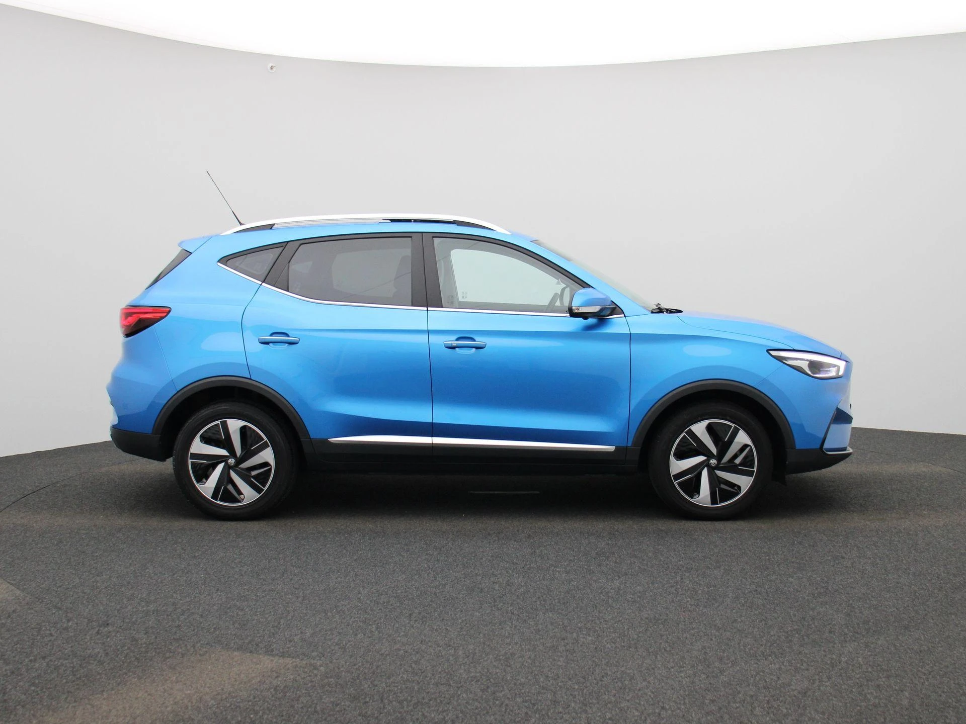 MG-ZS EV-image-5