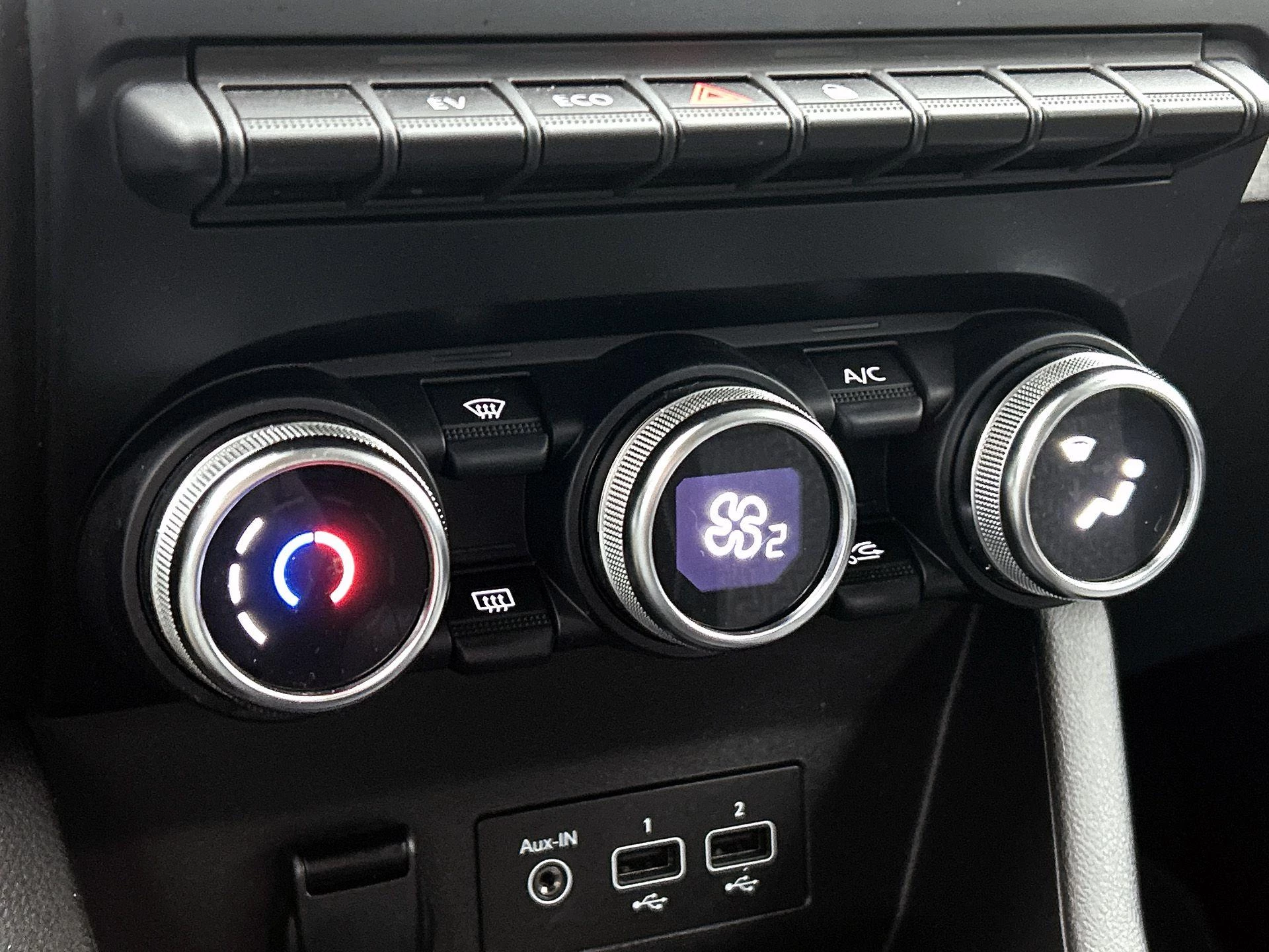 Renault-Clio-image-18