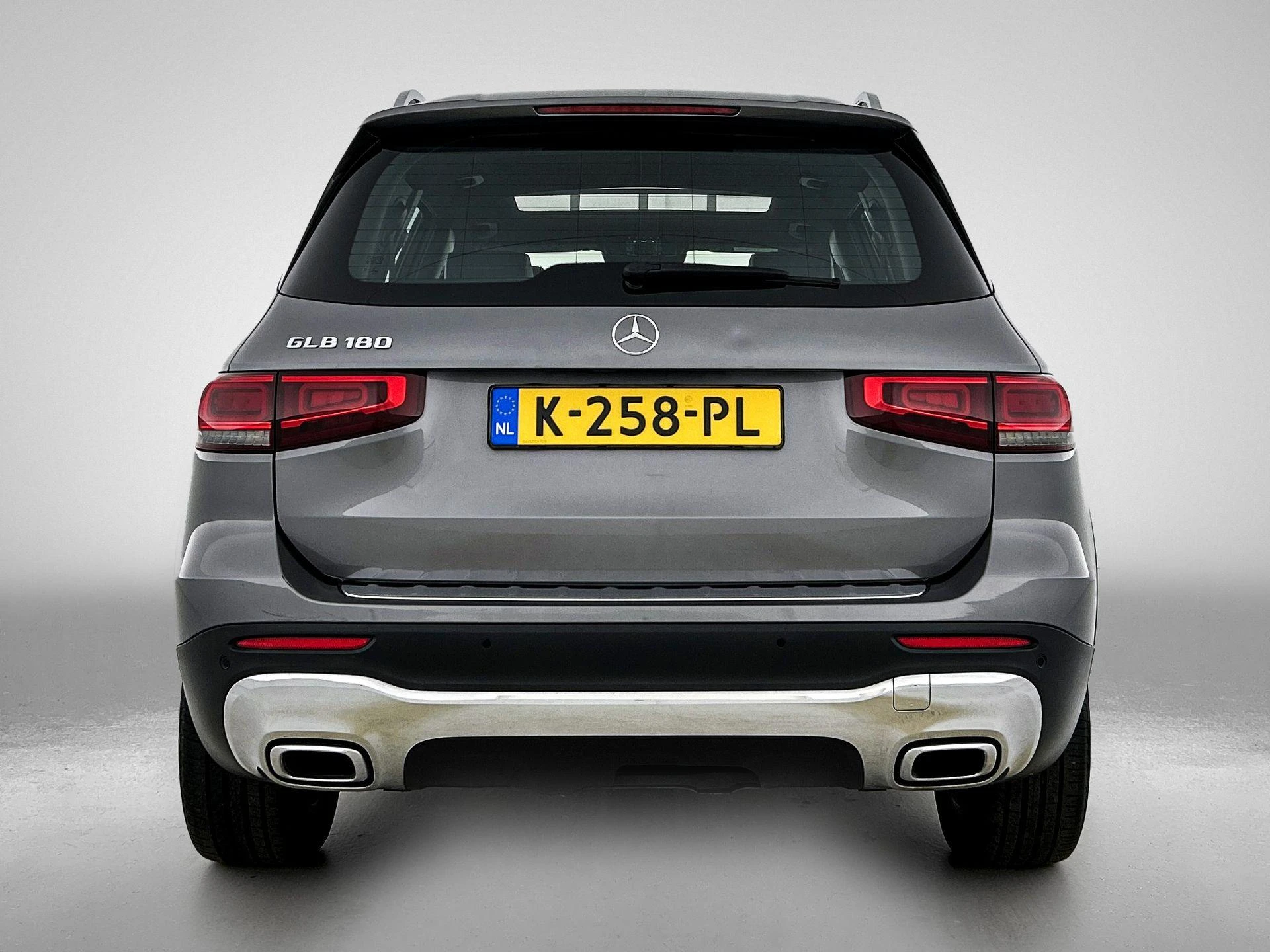 Mercedes-Benz-GLB-image-2