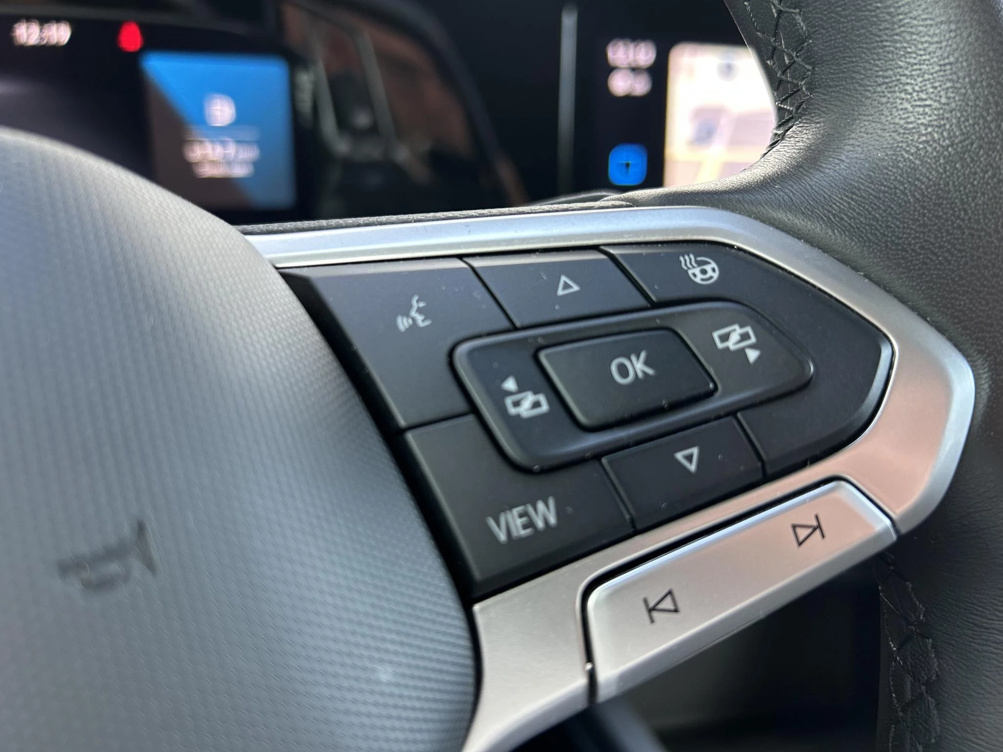 Volkswagen-Golf-image-14