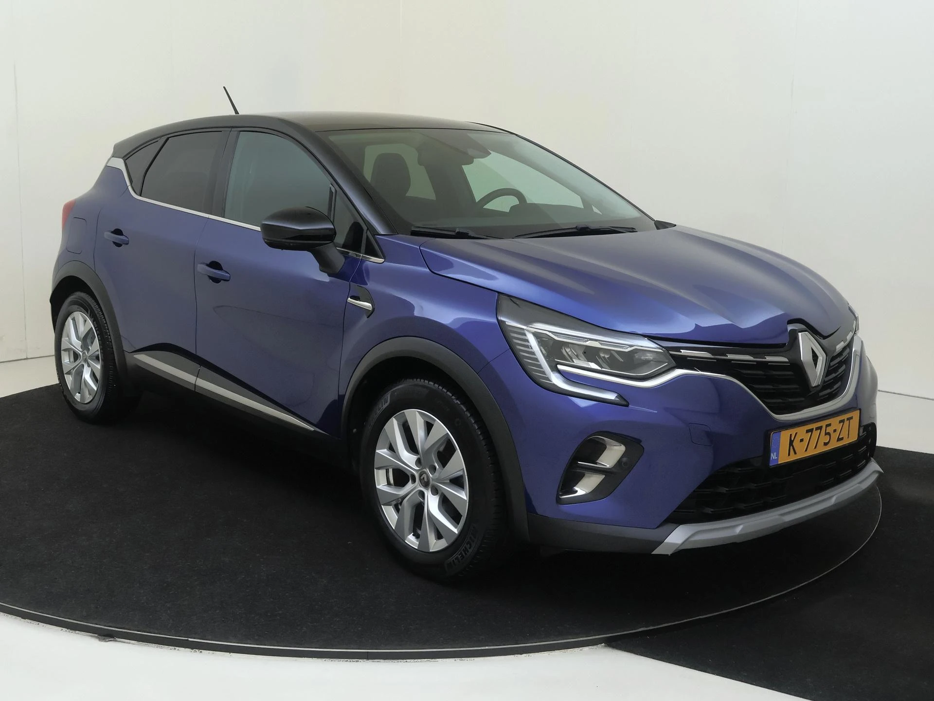 Renault-Captur-image-1