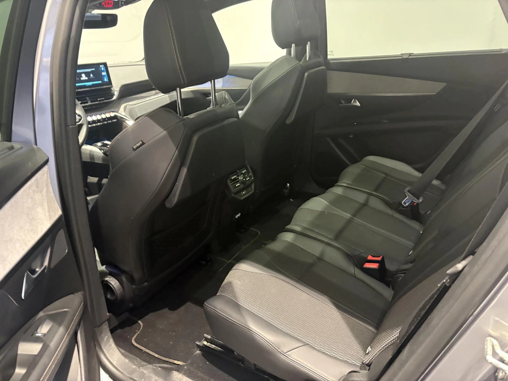 Peugeot-5008-image-16