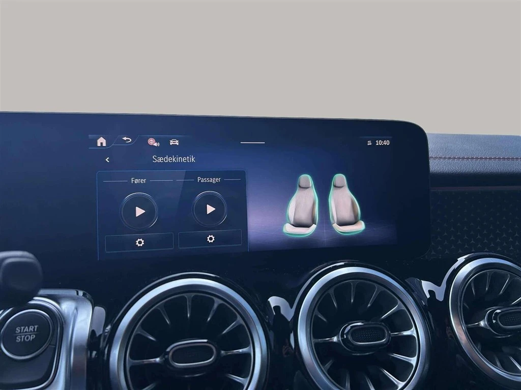 Mercedes-Benz-EQB-image-16