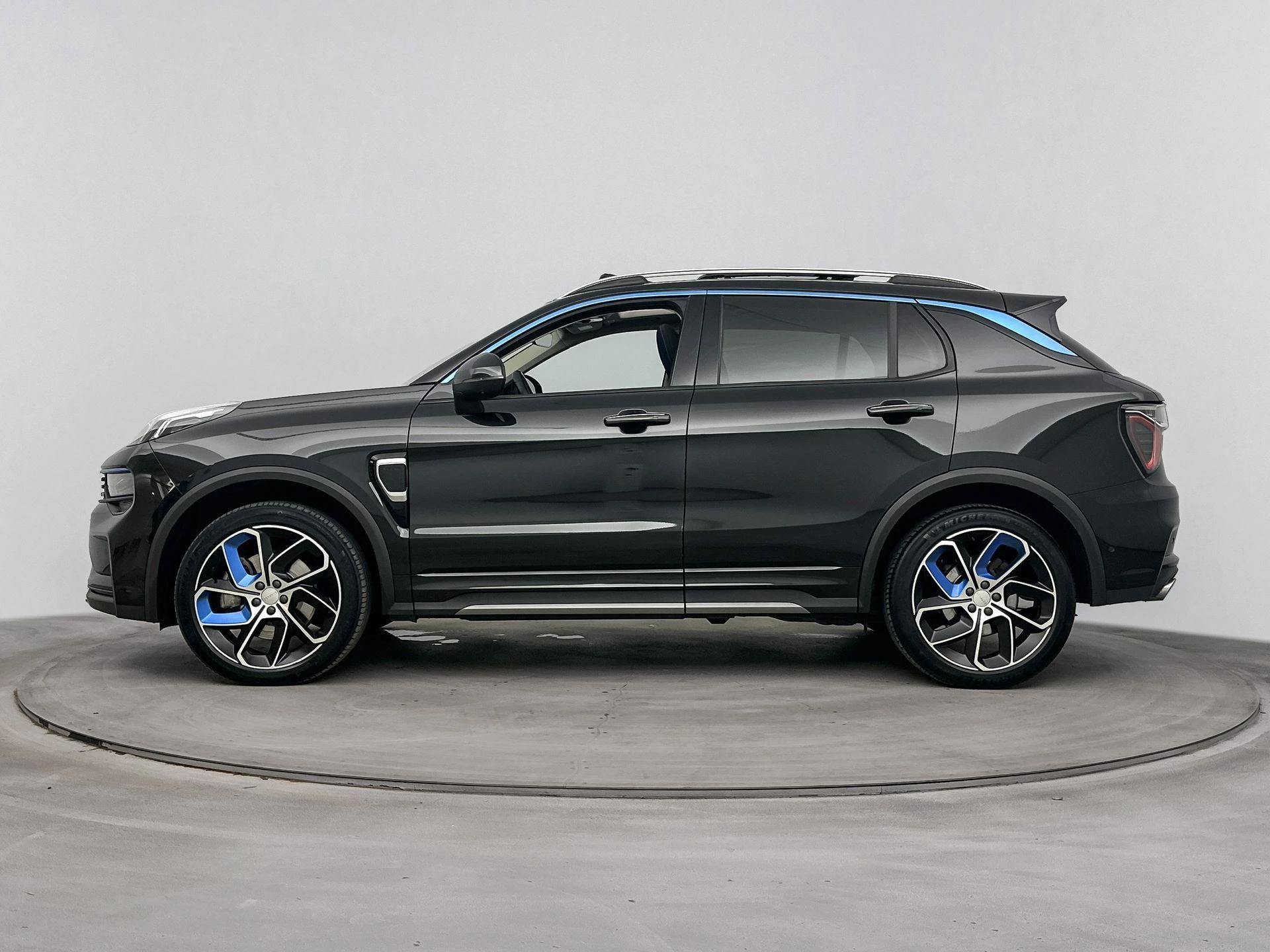 Lynk & Co-01-image-1
