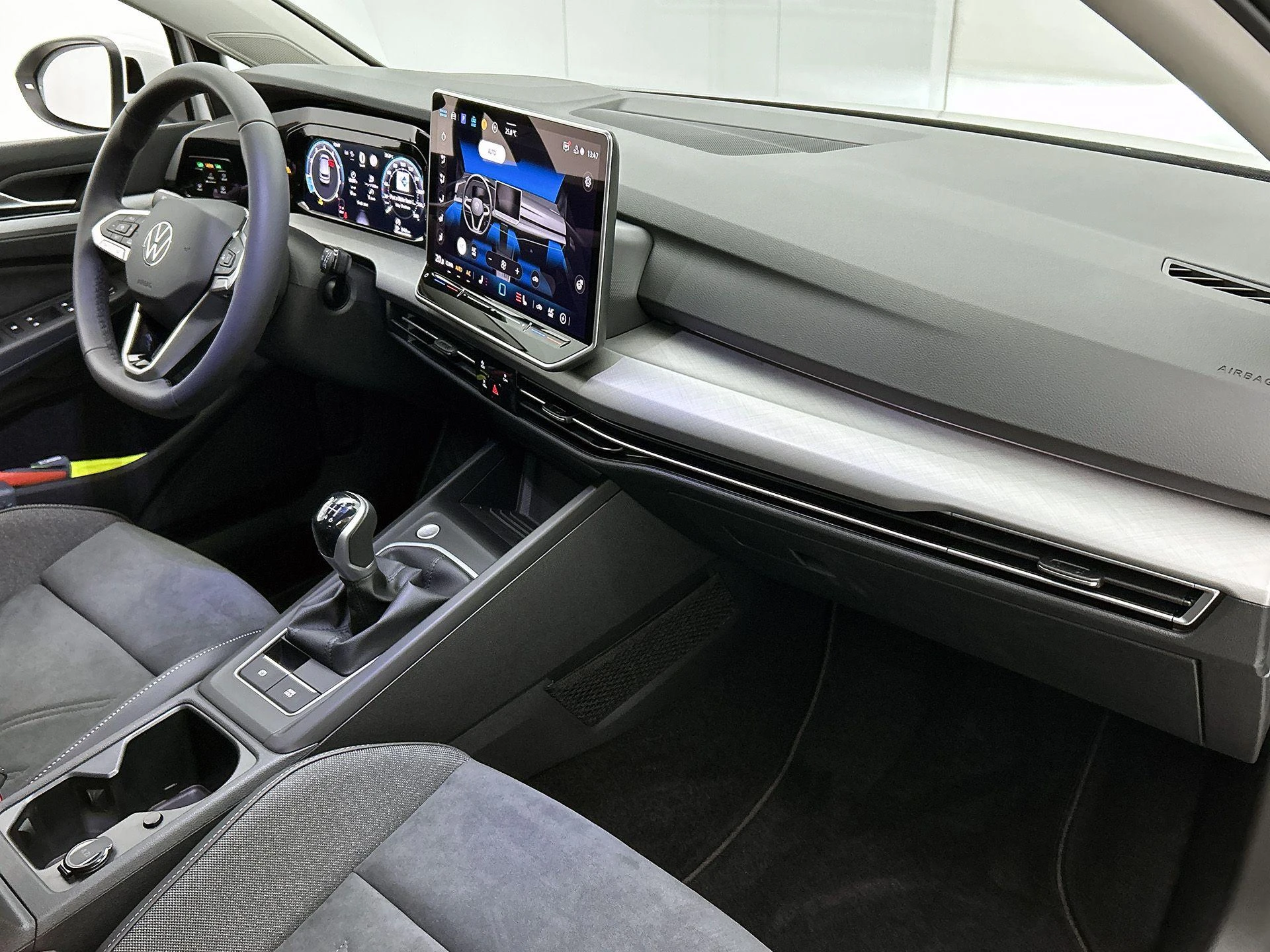 Volkswagen-Golf-image-23