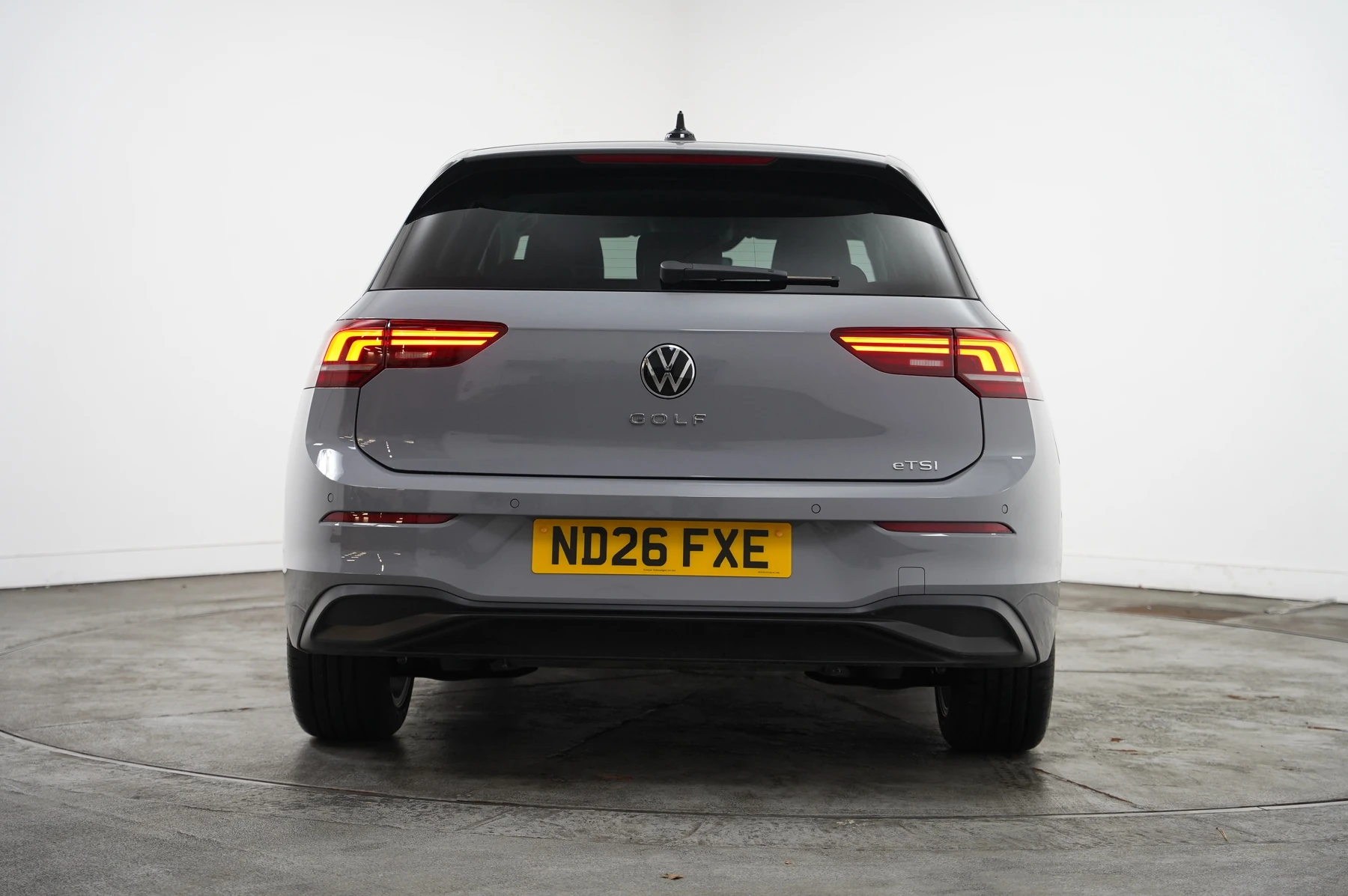Volkswagen-Golf-image-12