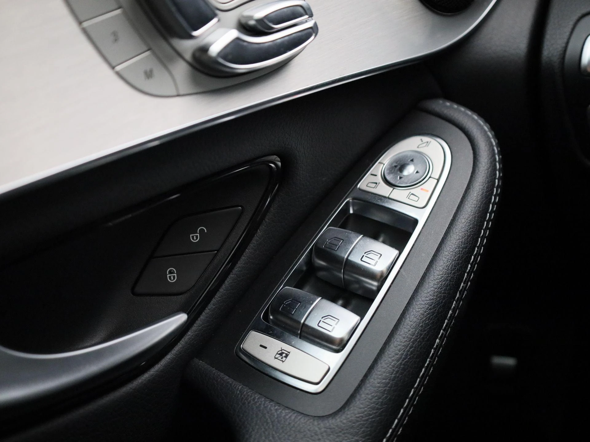 Mercedes-Benz-GLC-image-31