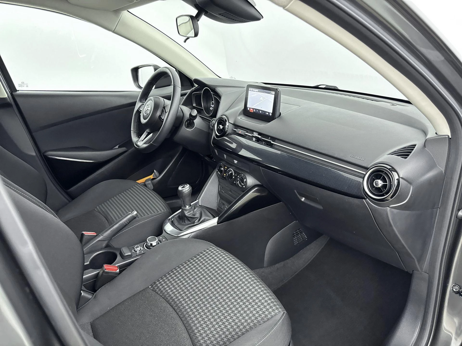 Mazda-2-image-16