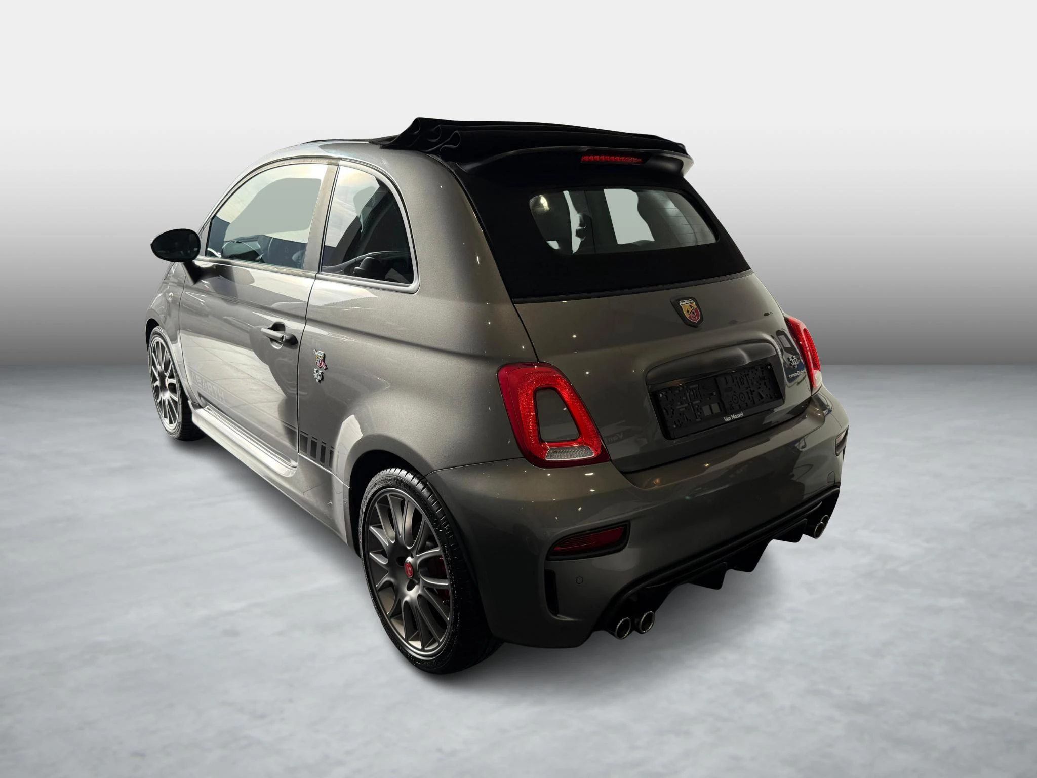 Abarth 500C 1.4 T-Jet 595 132kW Competizione