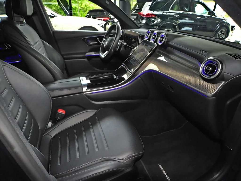Mercedes-Benz-GLC 300 de-image-11