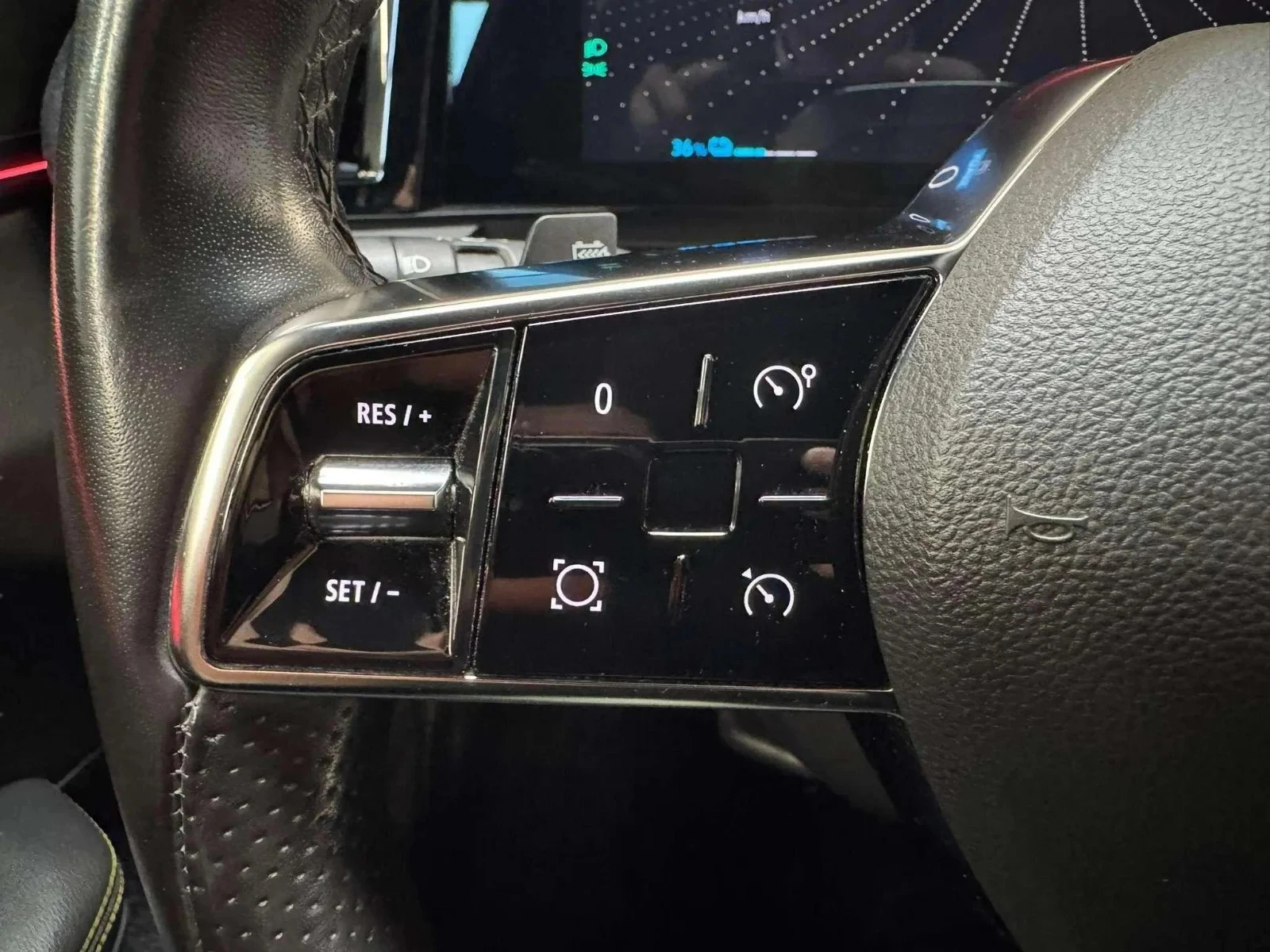 Renault-Megane E-Tech-image-18