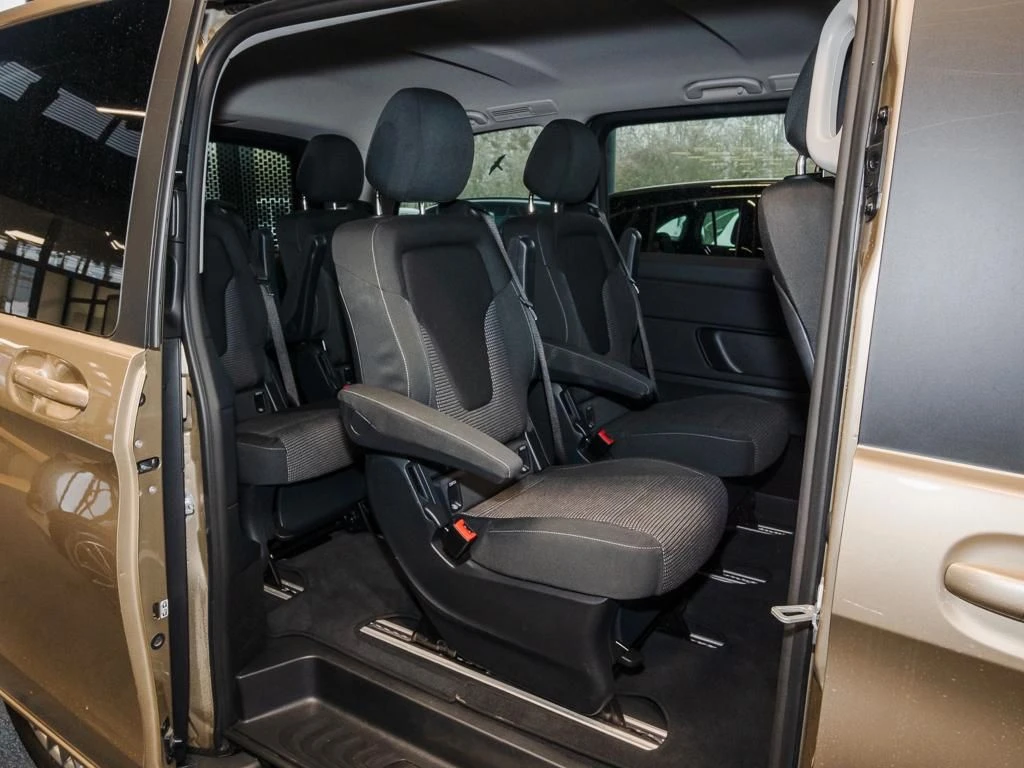 Mercedes-Benz-V-Klasse 220-image-11