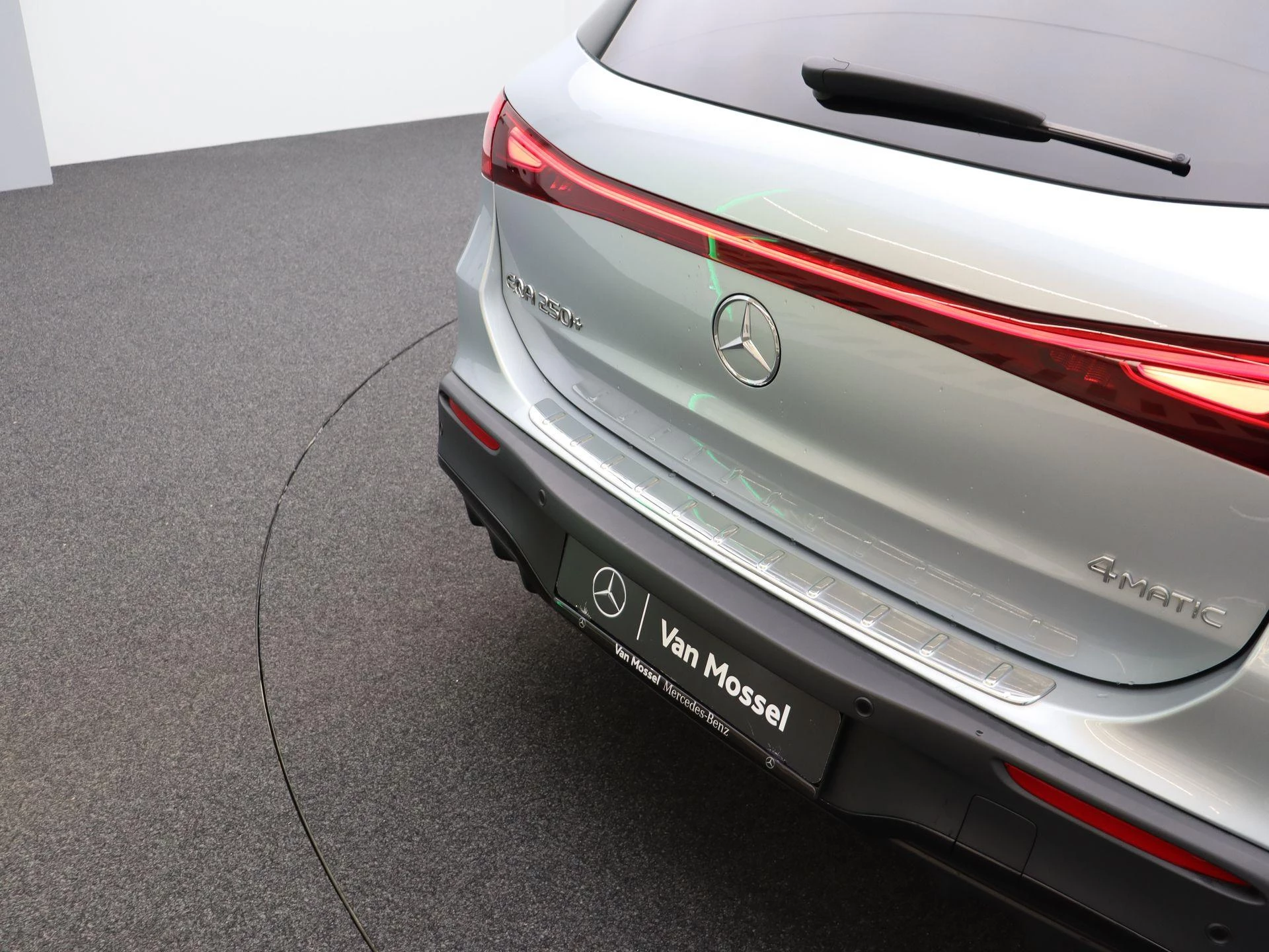 Mercedes-Benz-EQA-image-19
