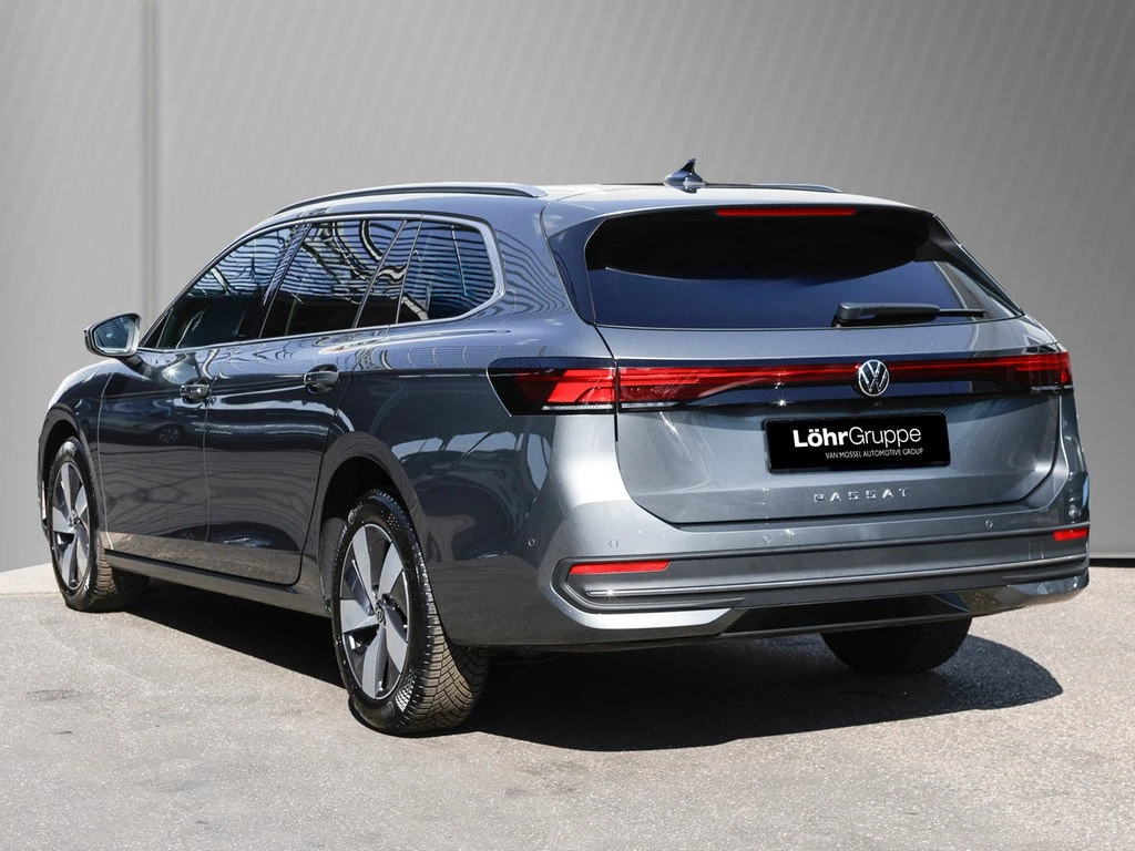 Volkswagen-Passat-image-3