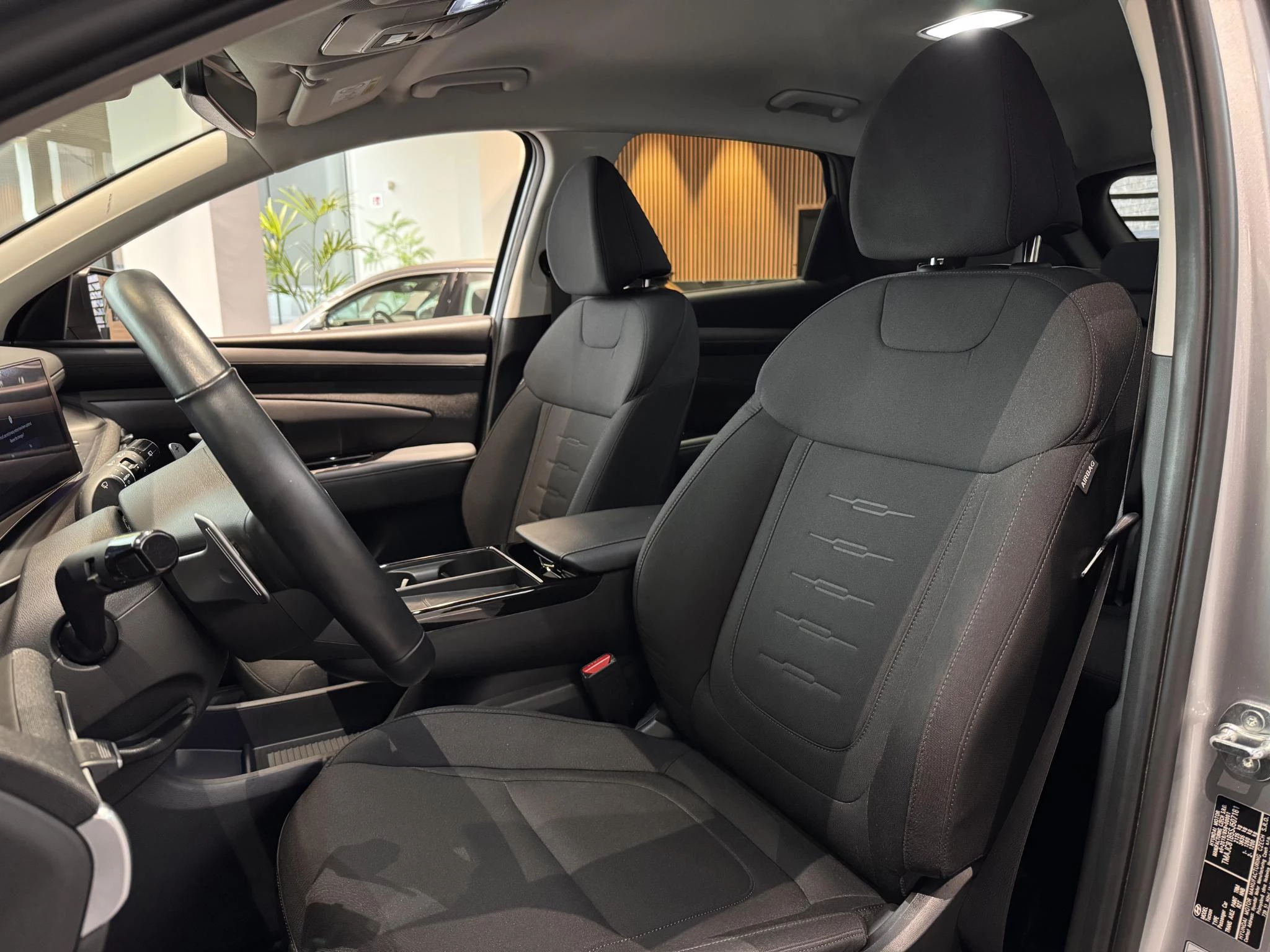 Hyundai-Tucson Hybrid-image-4