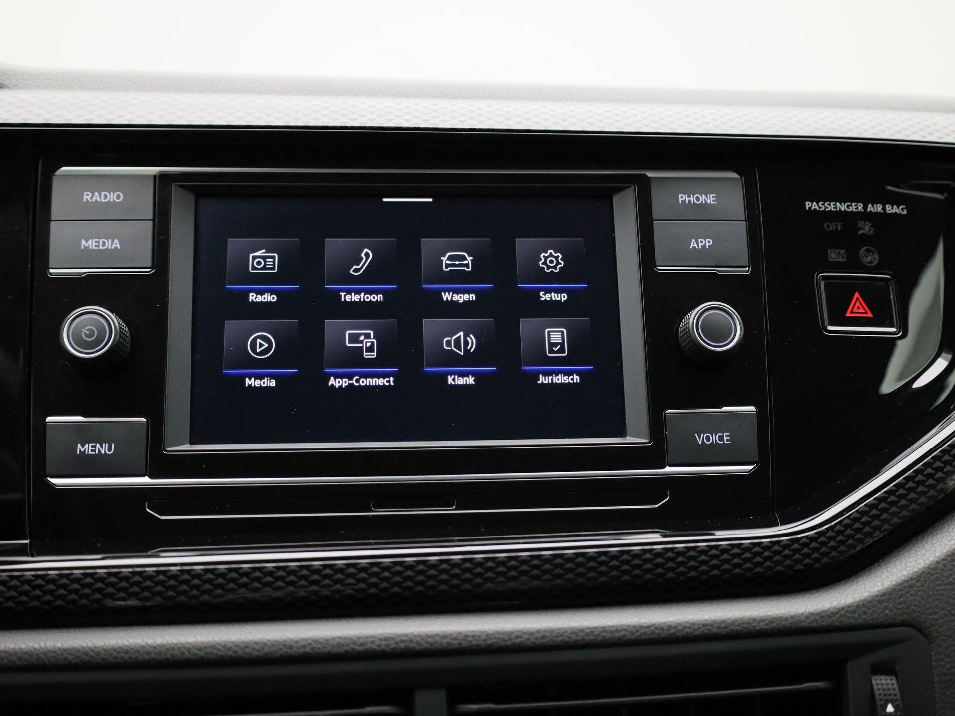 Volkswagen-Polo-image-24