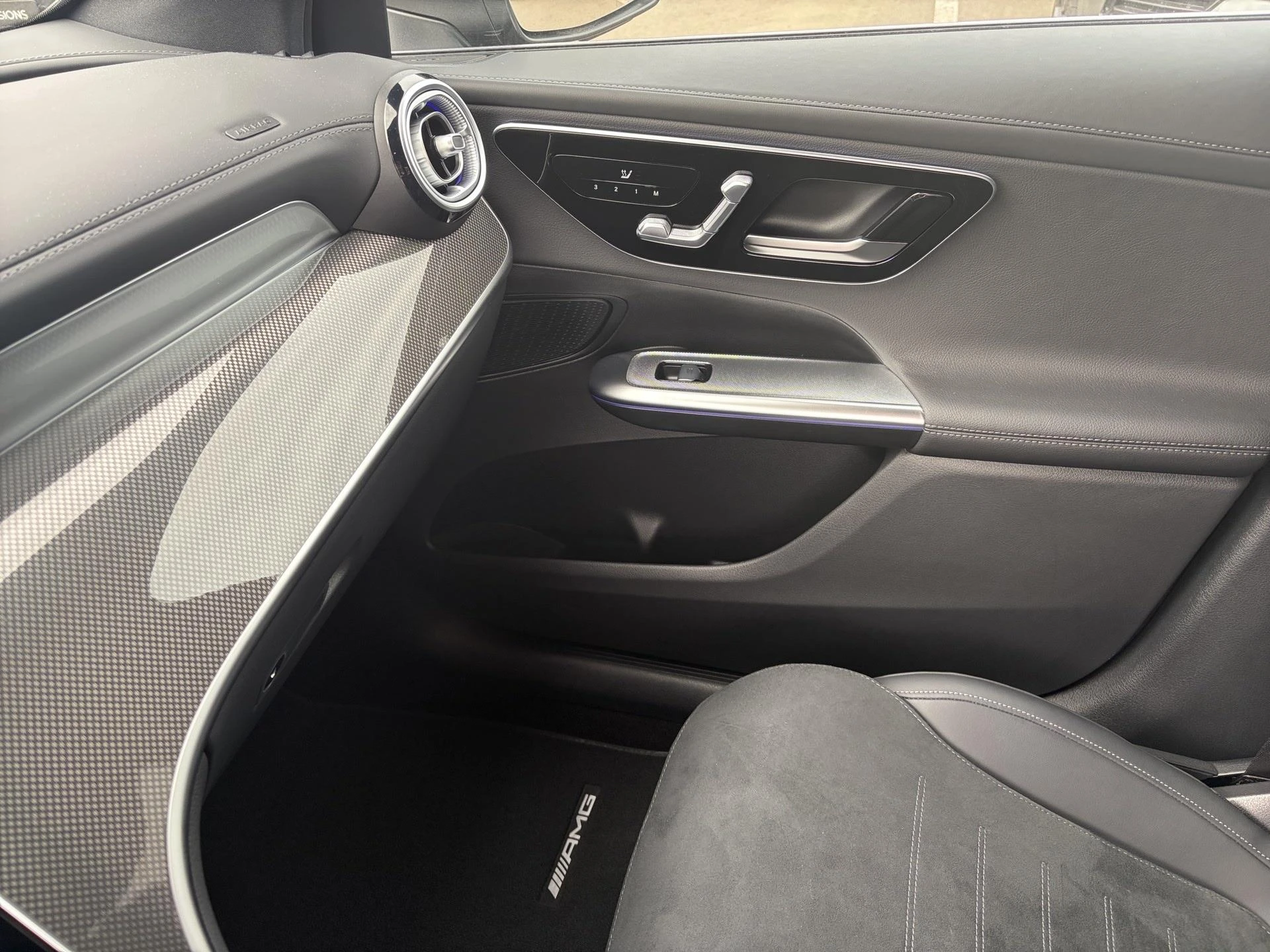 Mercedes-Benz-GLC-image-19