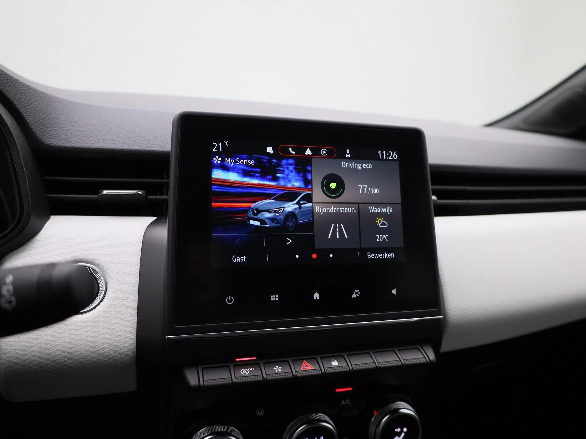 Renault-Clio-image-13