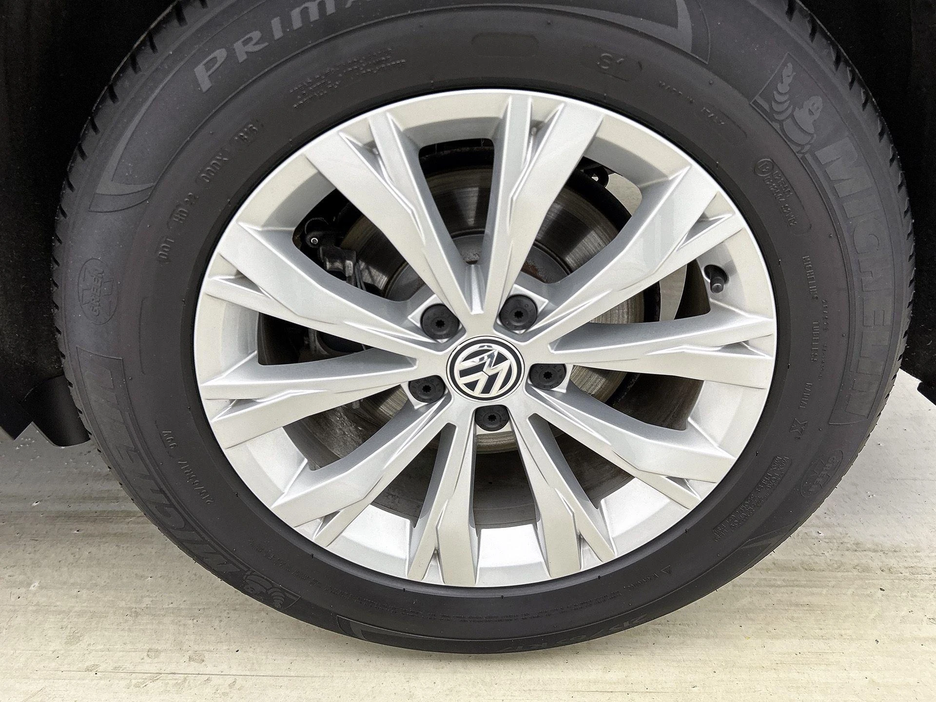Volkswagen-Tiguan-image-30