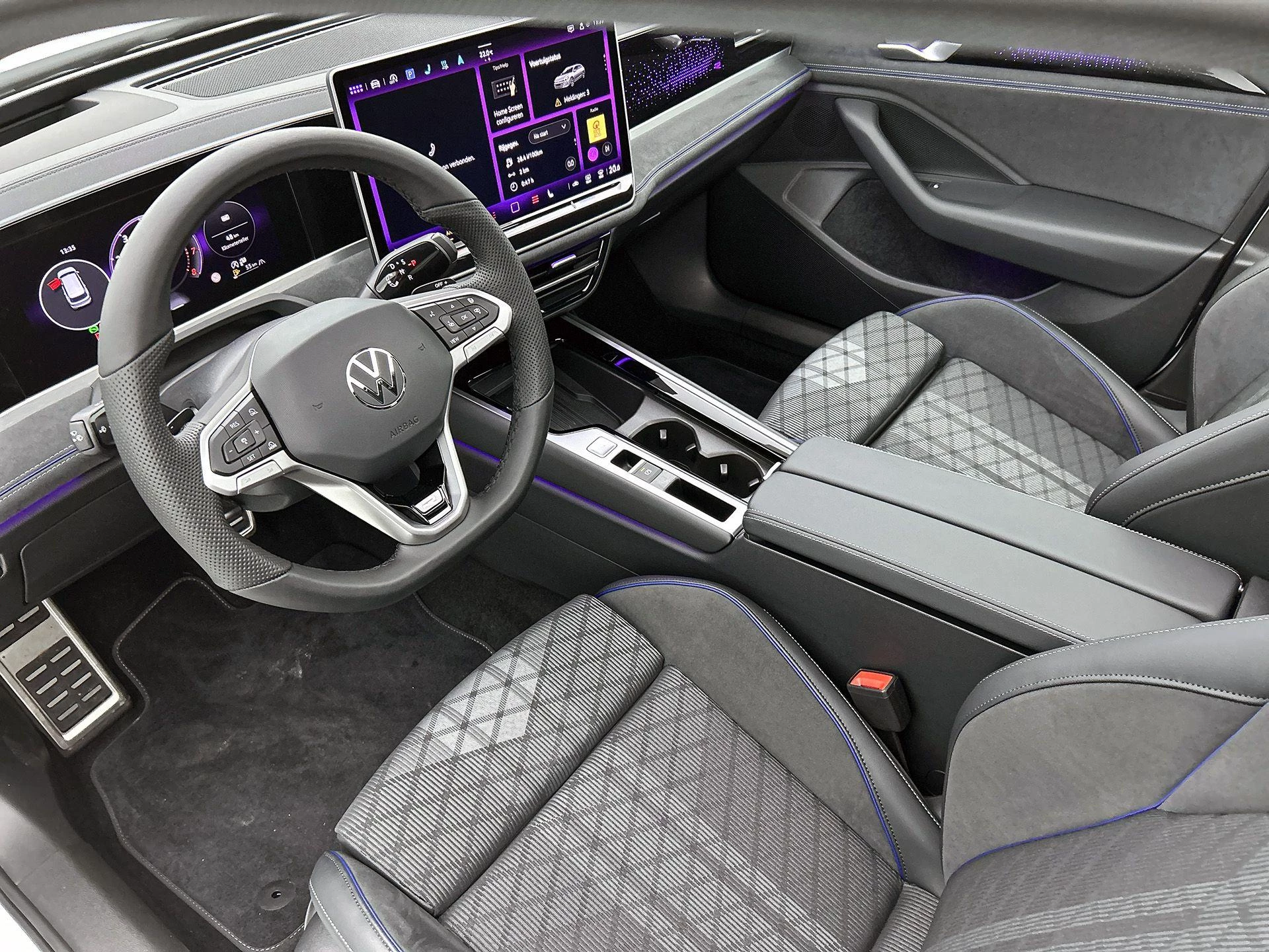 Volkswagen-Passat-image-19