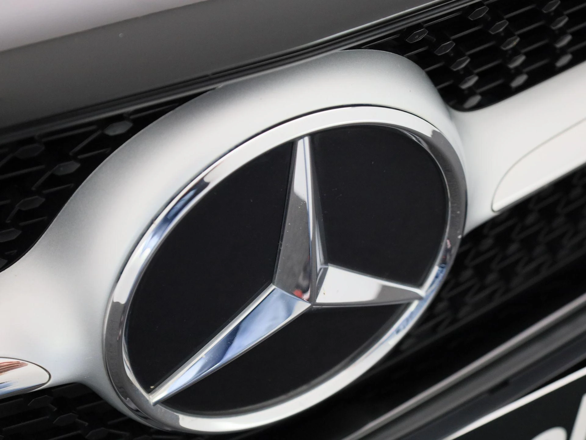 Mercedes-Benz-CLA-image-36