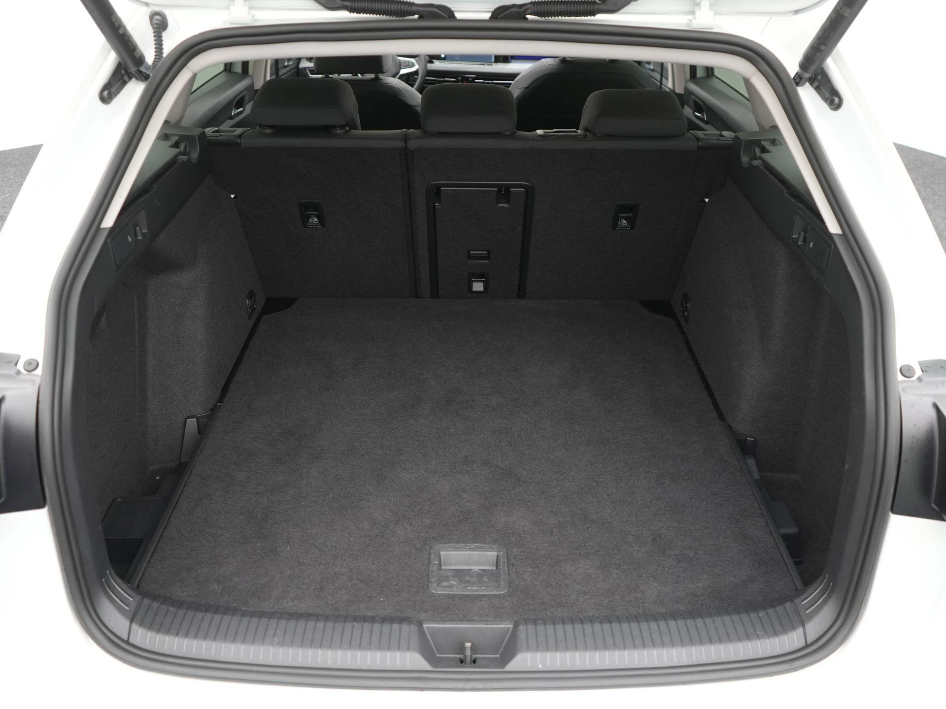 Volkswagen-Golf-image-35
