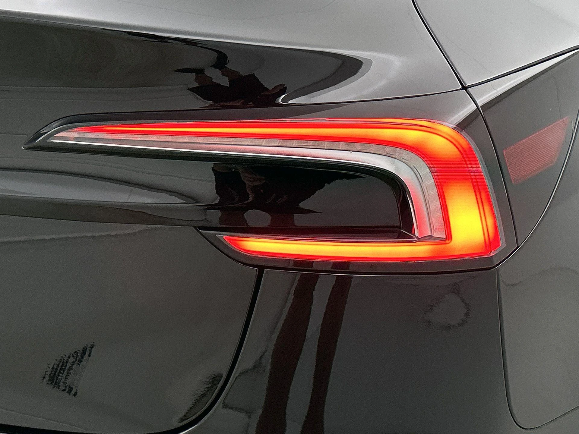 Tesla-Model 3-image-27