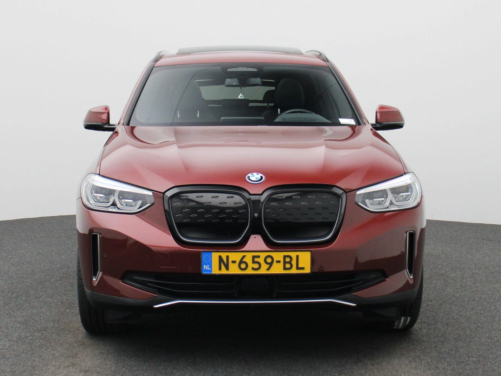 BMW-iX3-image-2