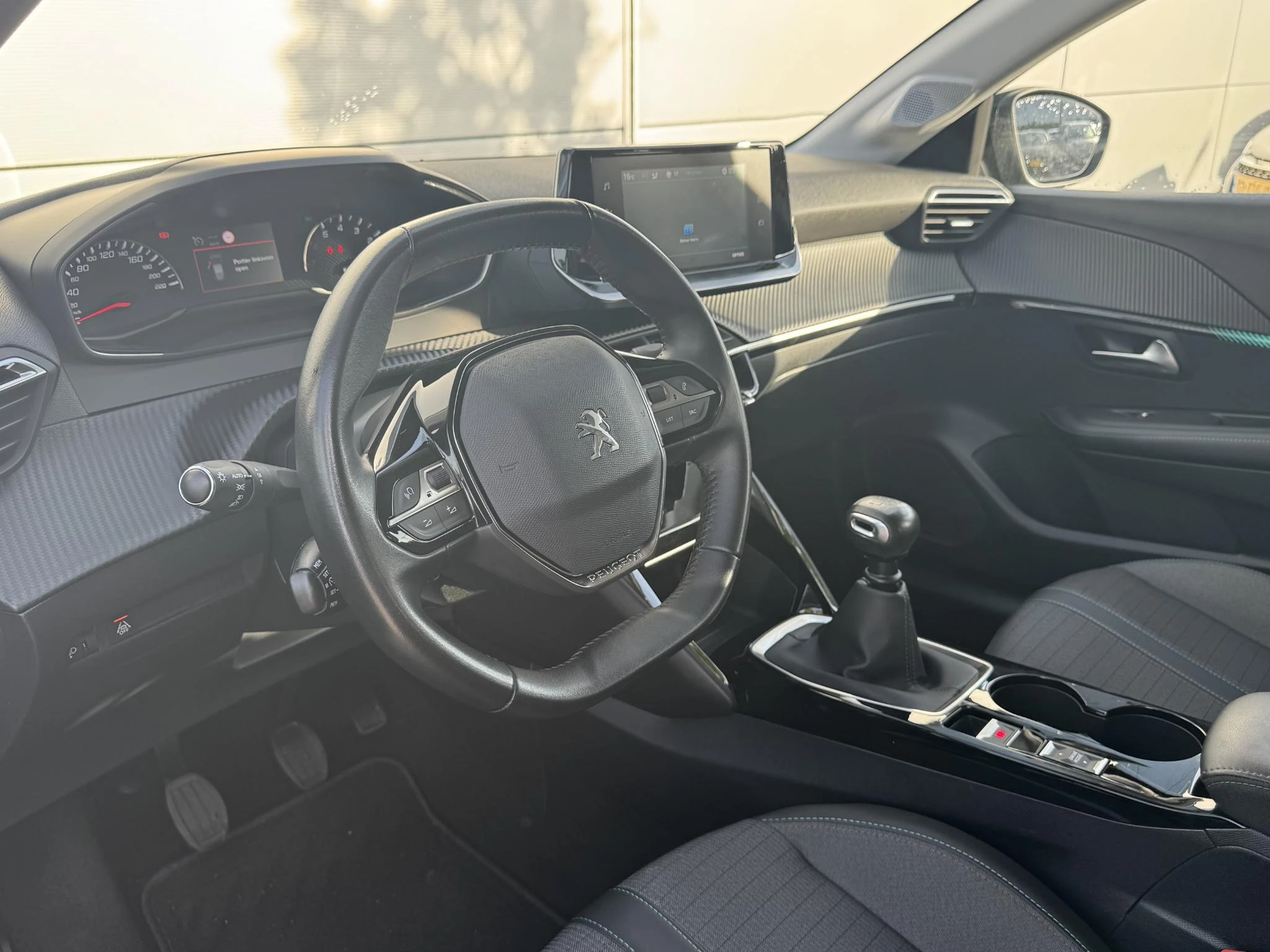 Peugeot-208-image-9