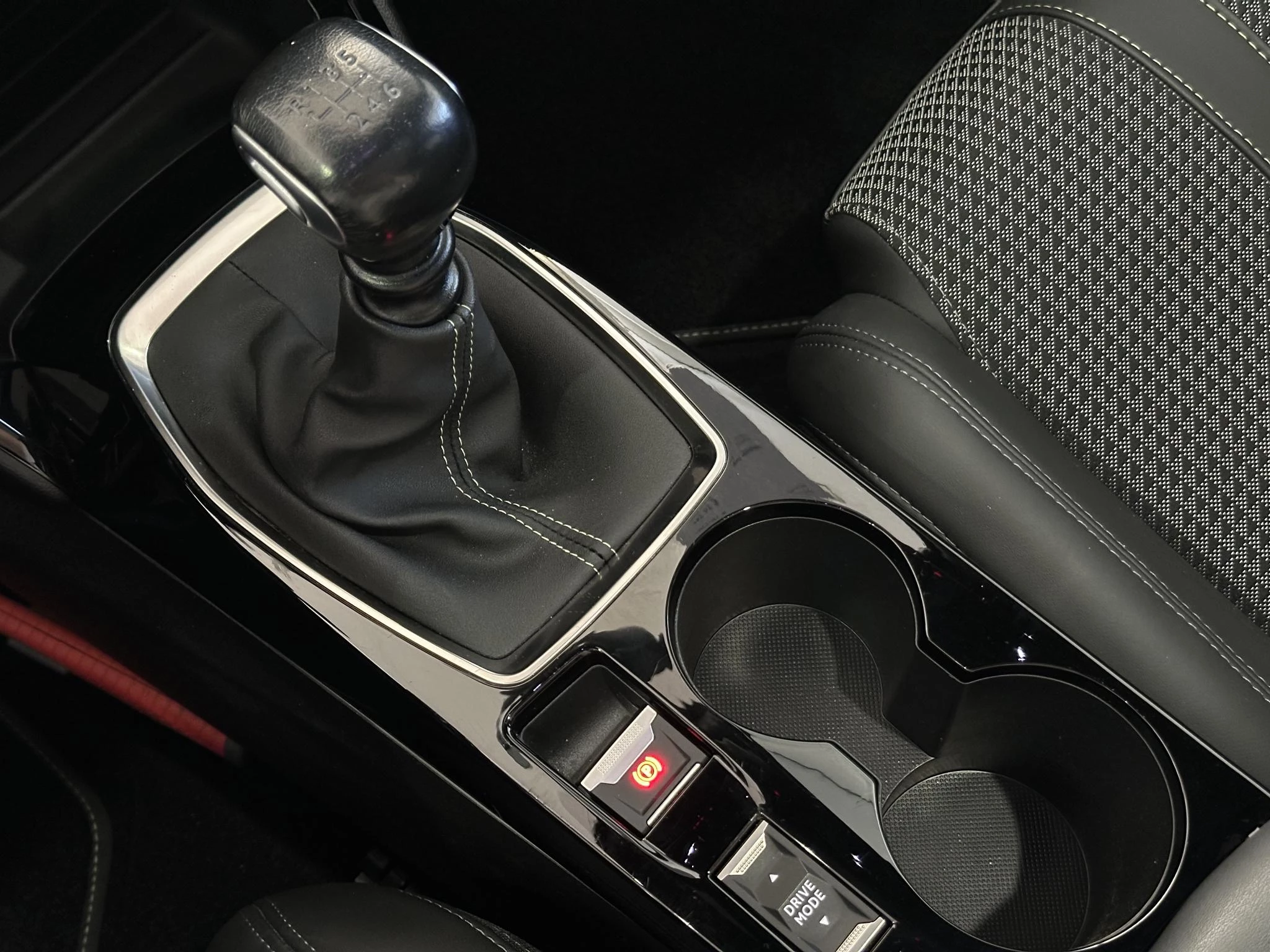 Peugeot-208-image-22