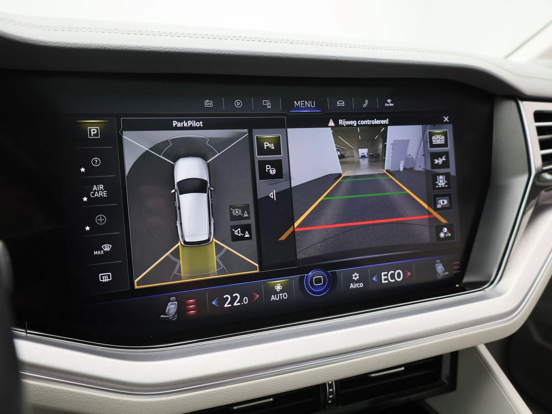 Volkswagen-Touareg-image-35