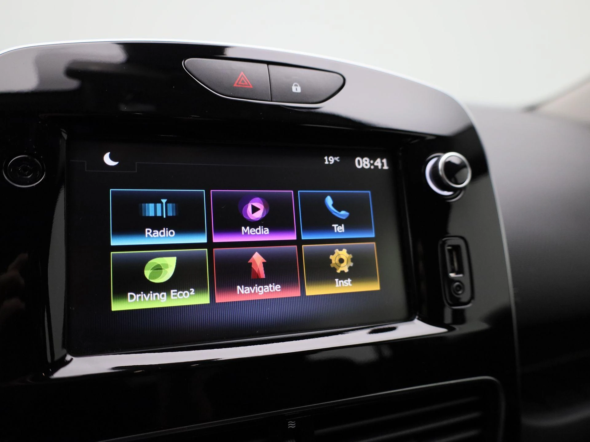Renault-Clio-image-15