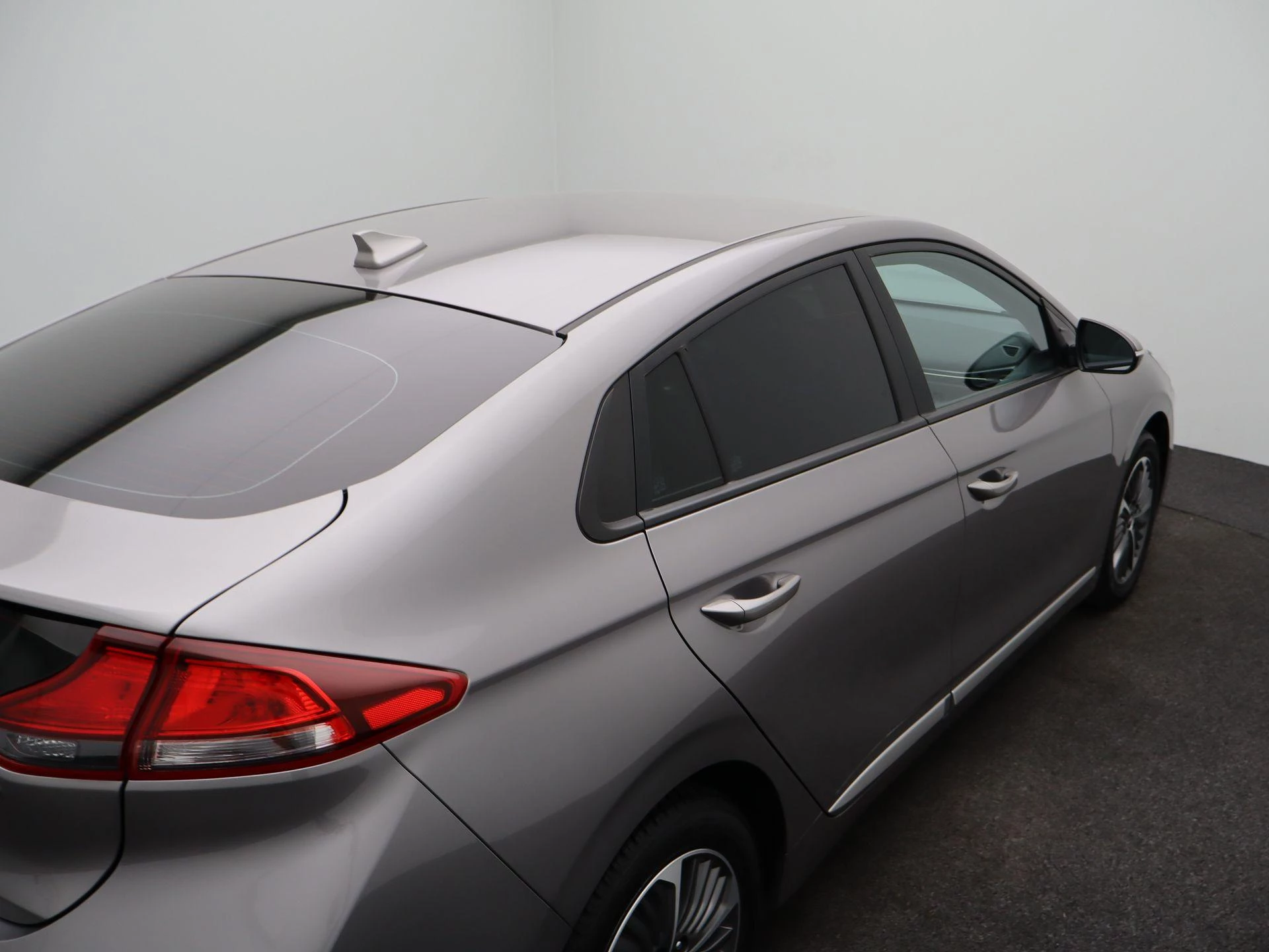 Hyundai-IONIQ-image-38
