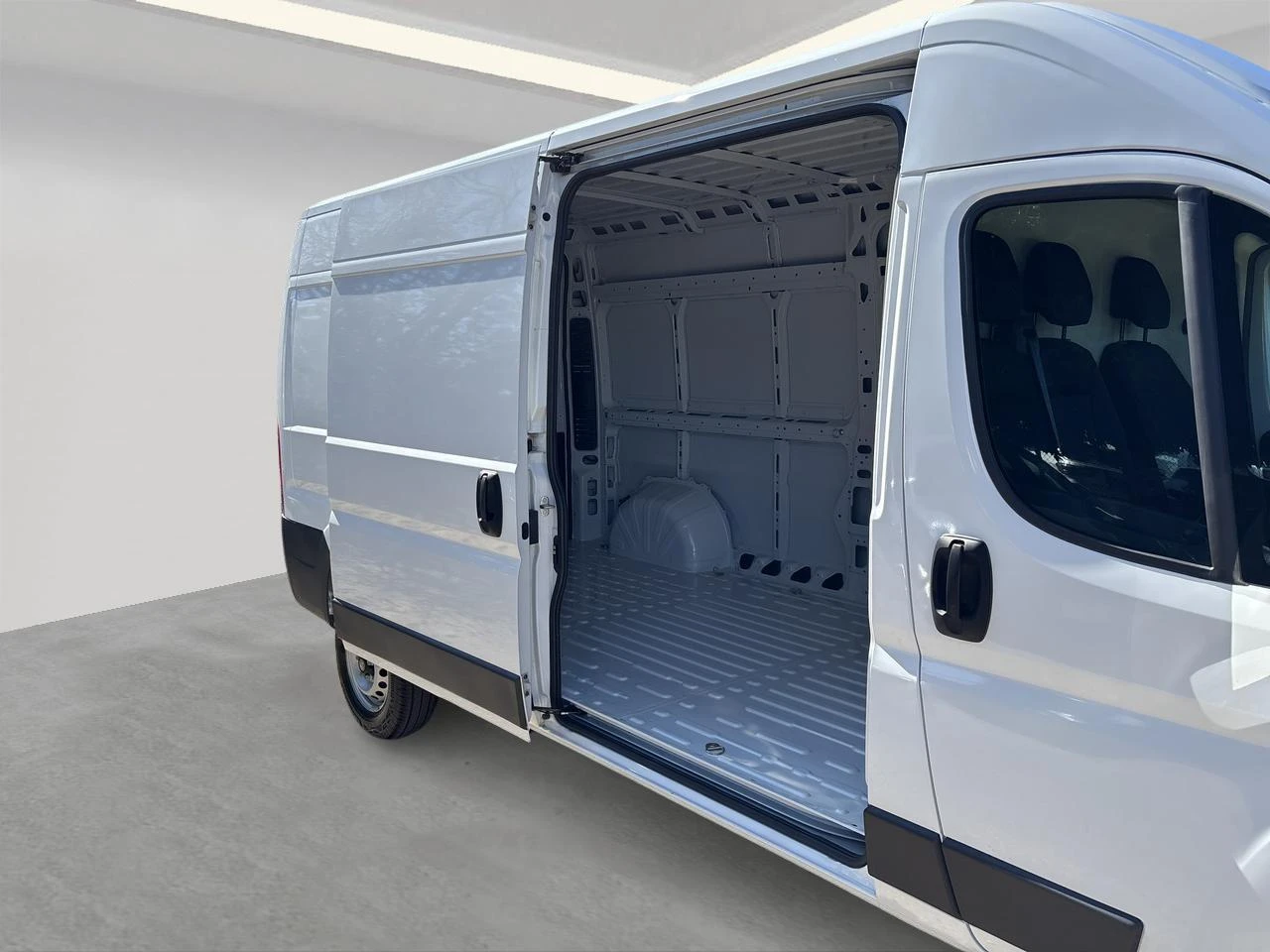 Peugeot Boxer 2.2 BlueHDi S&S 140 335 L3H2 Auto