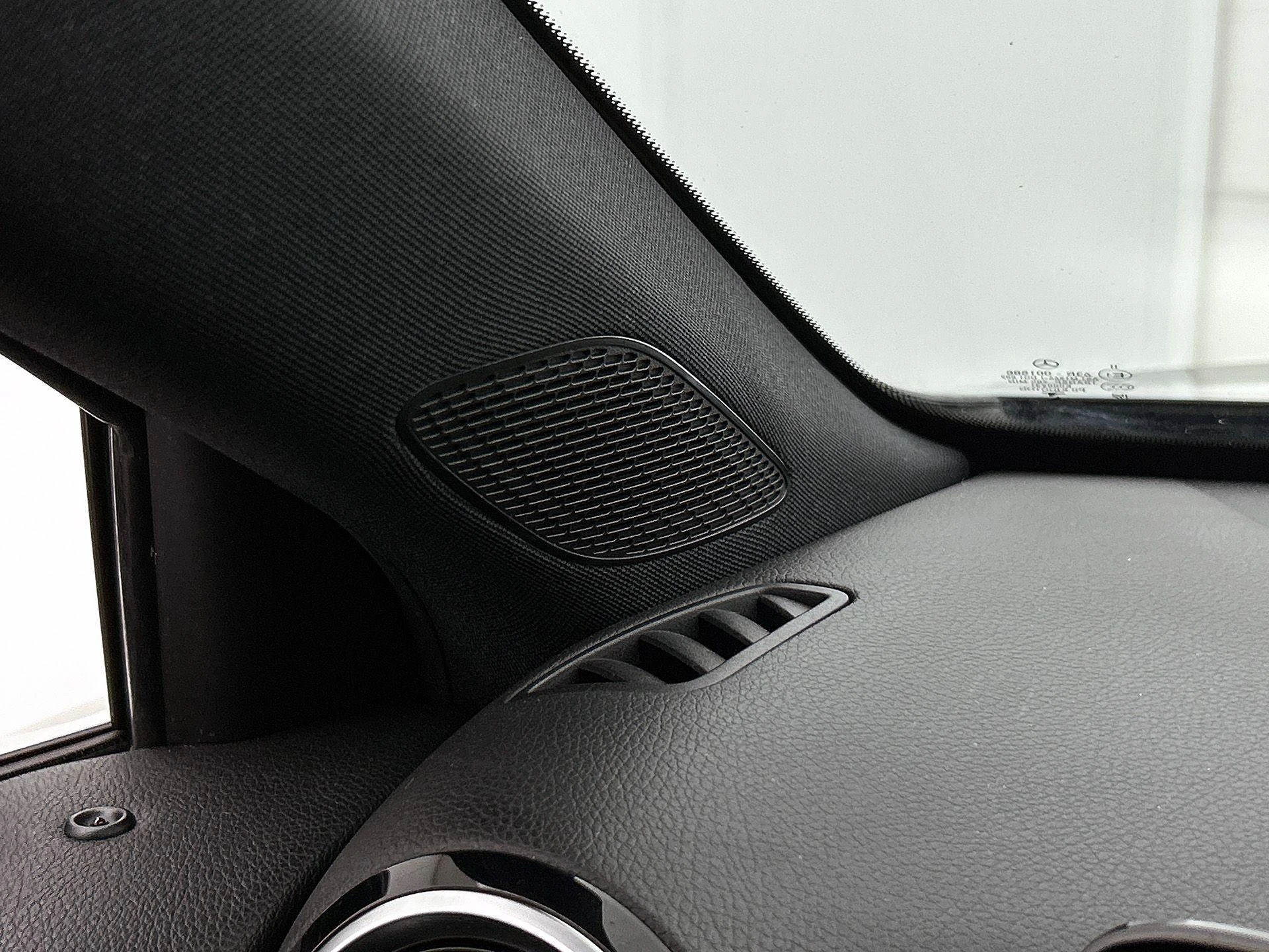 Mercedes-Benz-A-Klasse-image-14