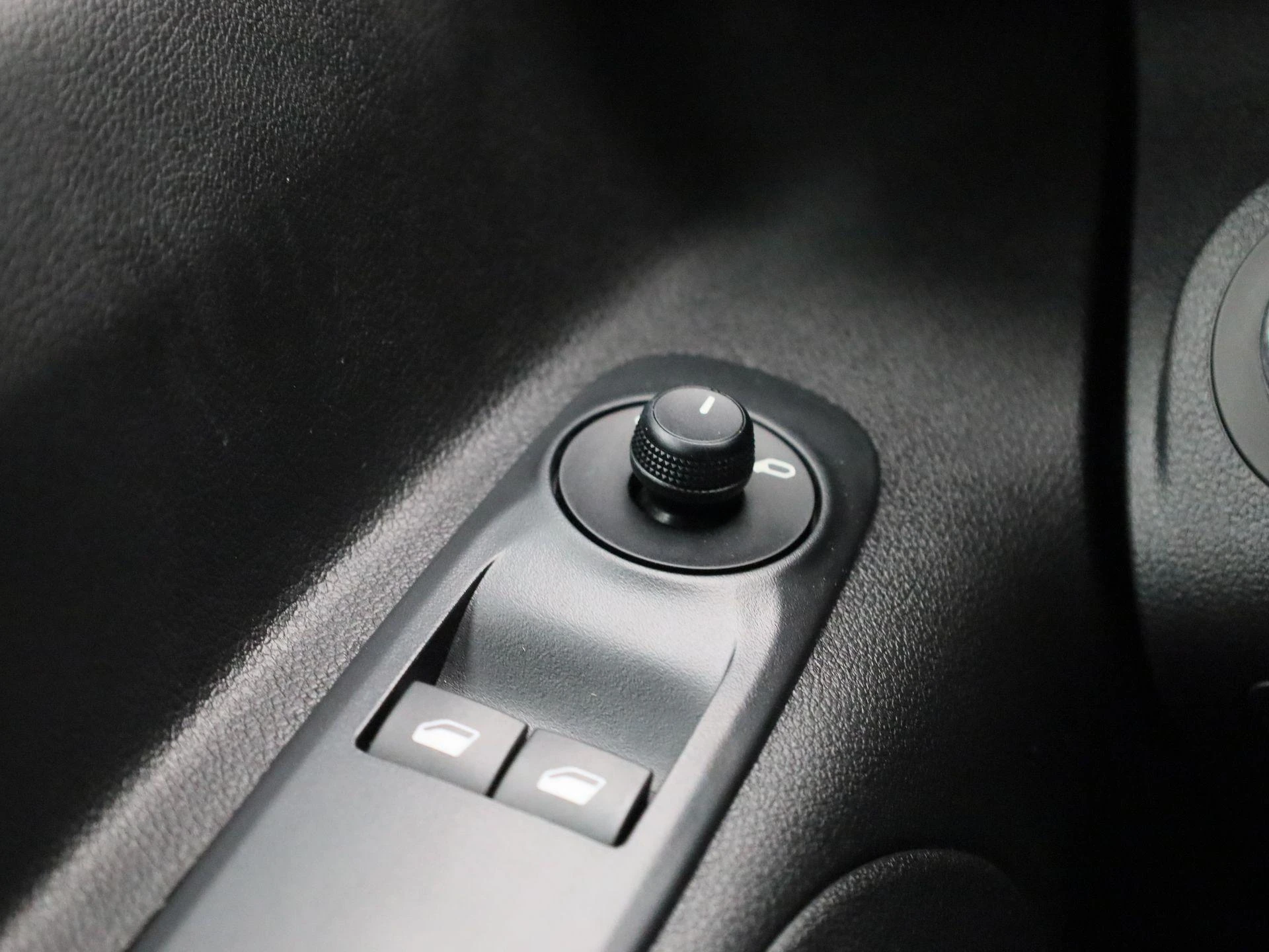 Opel-Combo Life-image-28