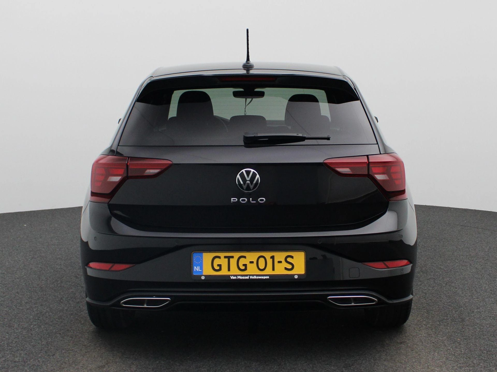 Volkswagen-Polo-image-4
