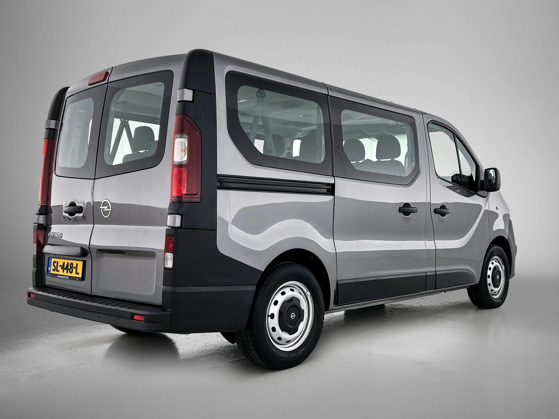 Opel-Vivaro-image-4