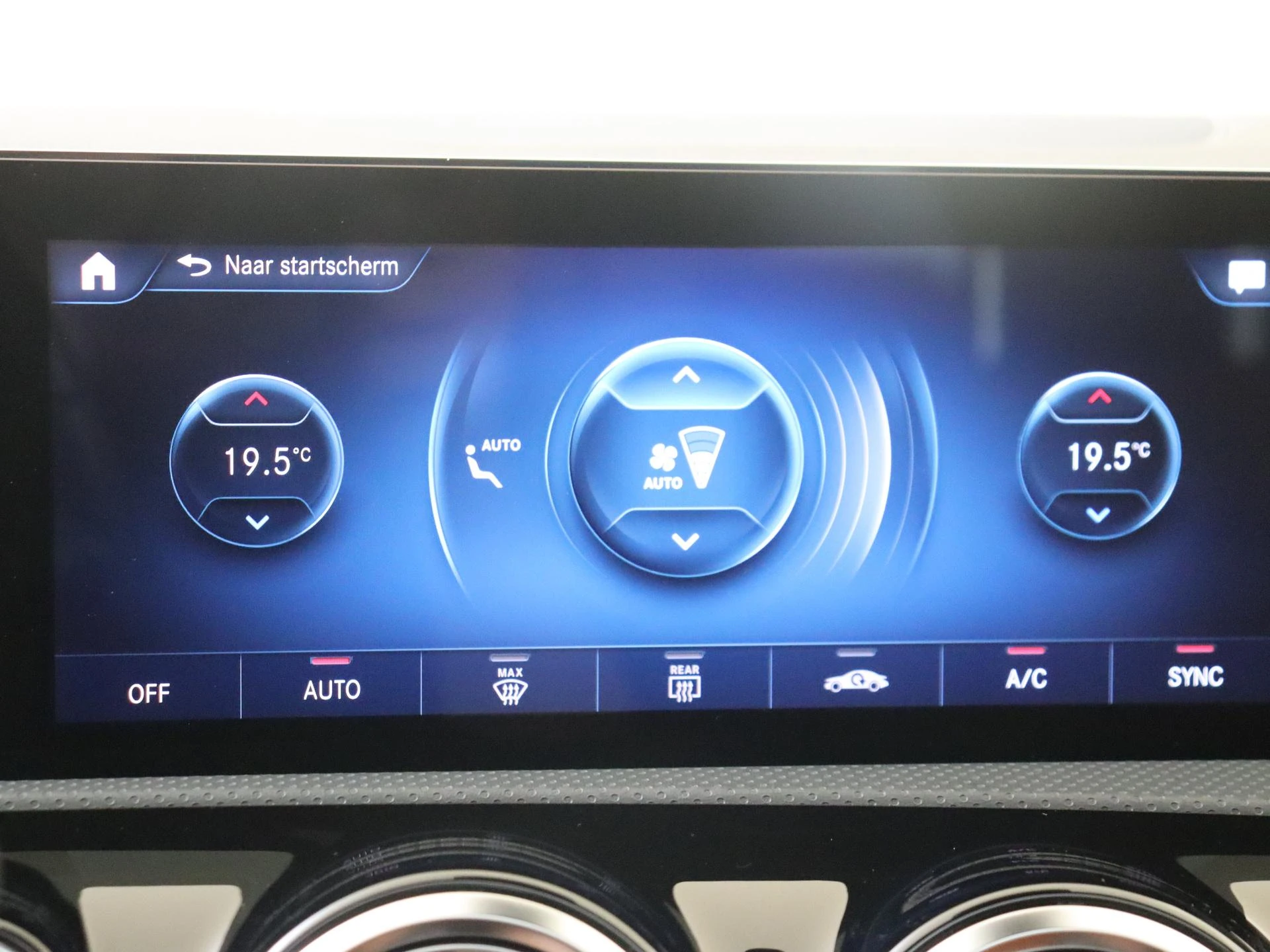 Mercedes-Benz CLA 180 Business Solution Luxury