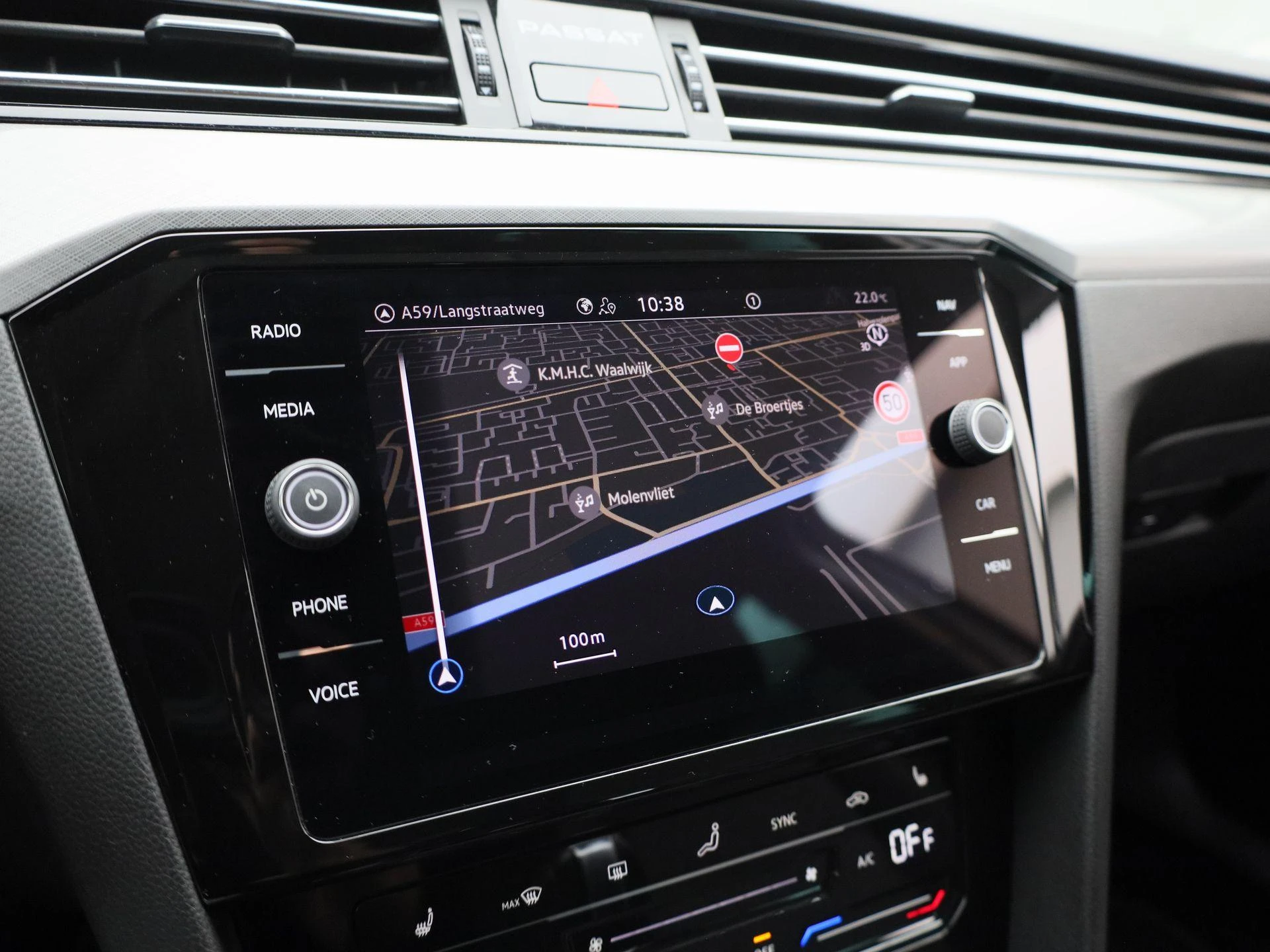 Volkswagen-Passat-image-24