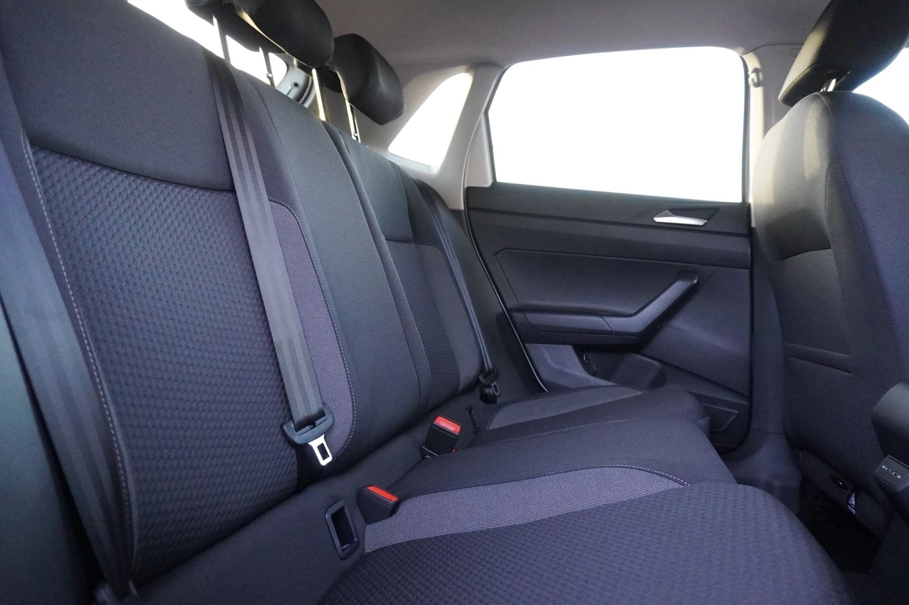 Volkswagen-Polo-image-9