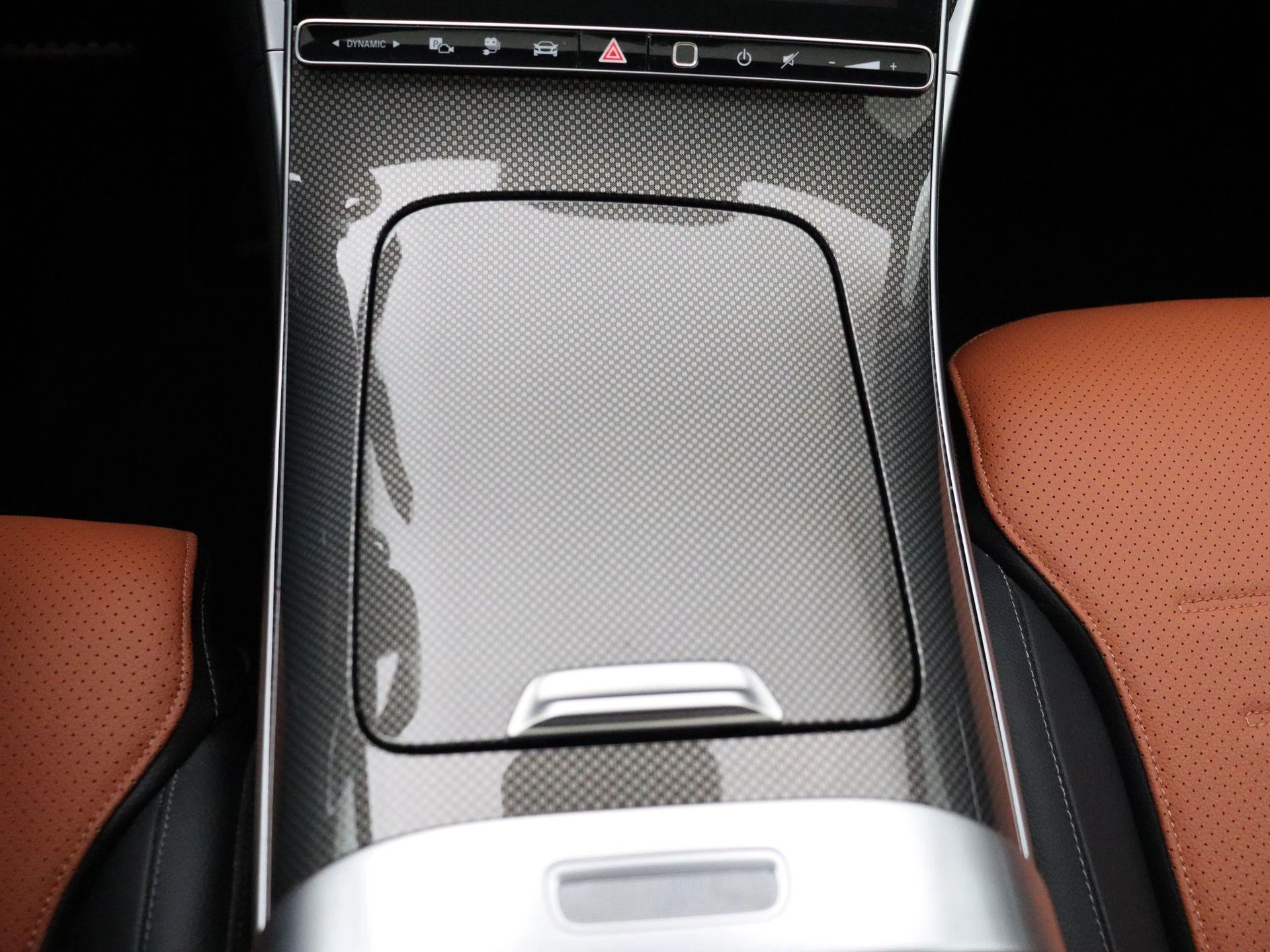 Mercedes-Benz-C-Klasse-image-23