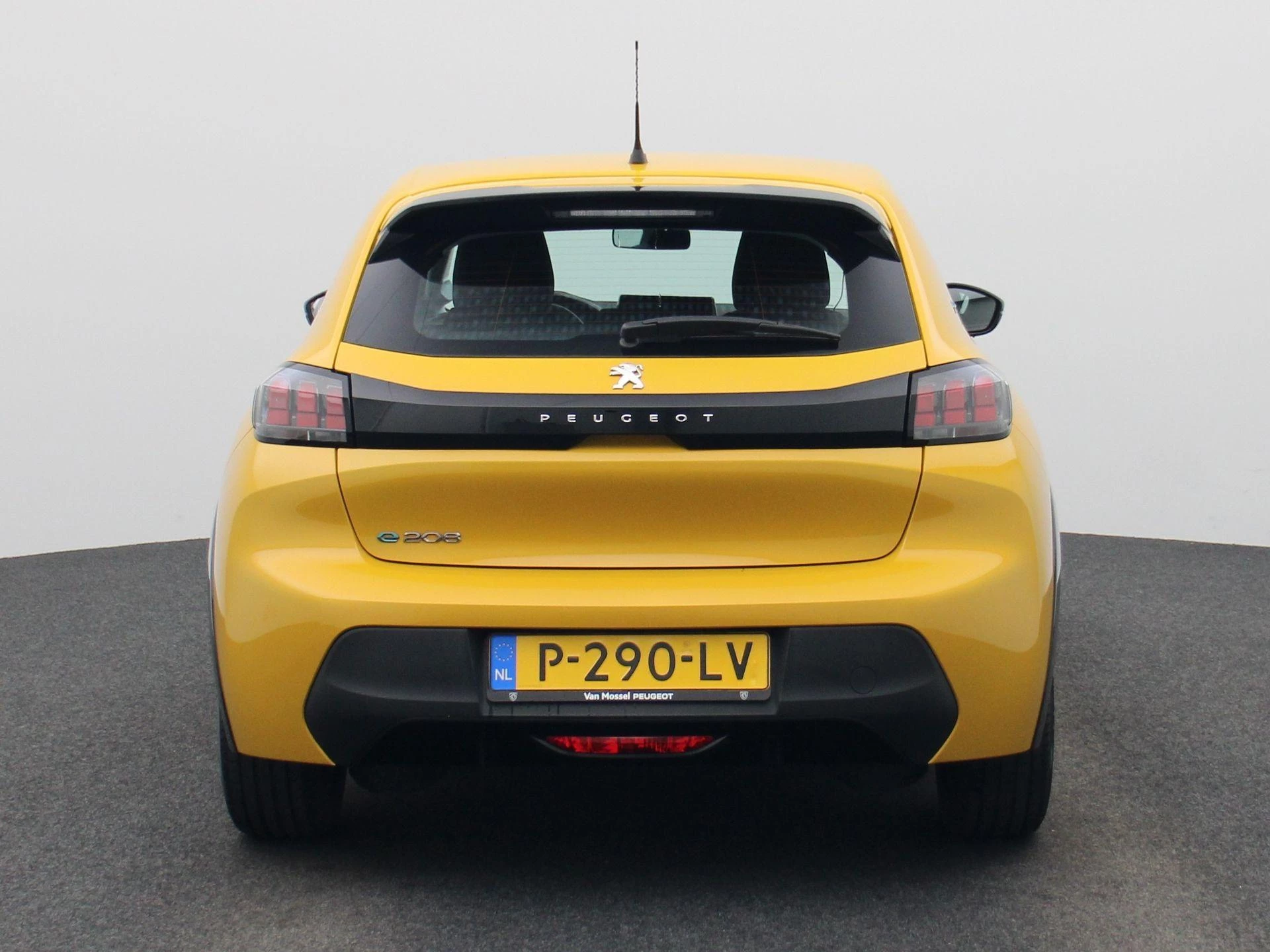 Peugeot-e-208-image-4