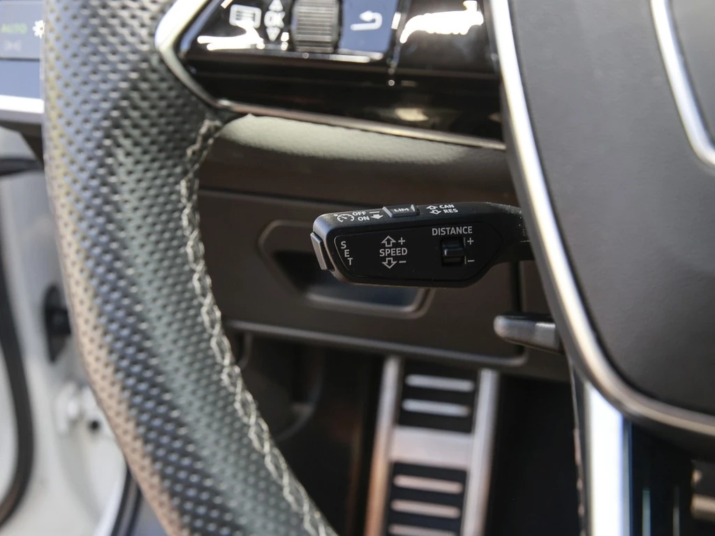 Audi A6 Avant 55 TFSIe sport Matrix ACC 360° B&O PDC+