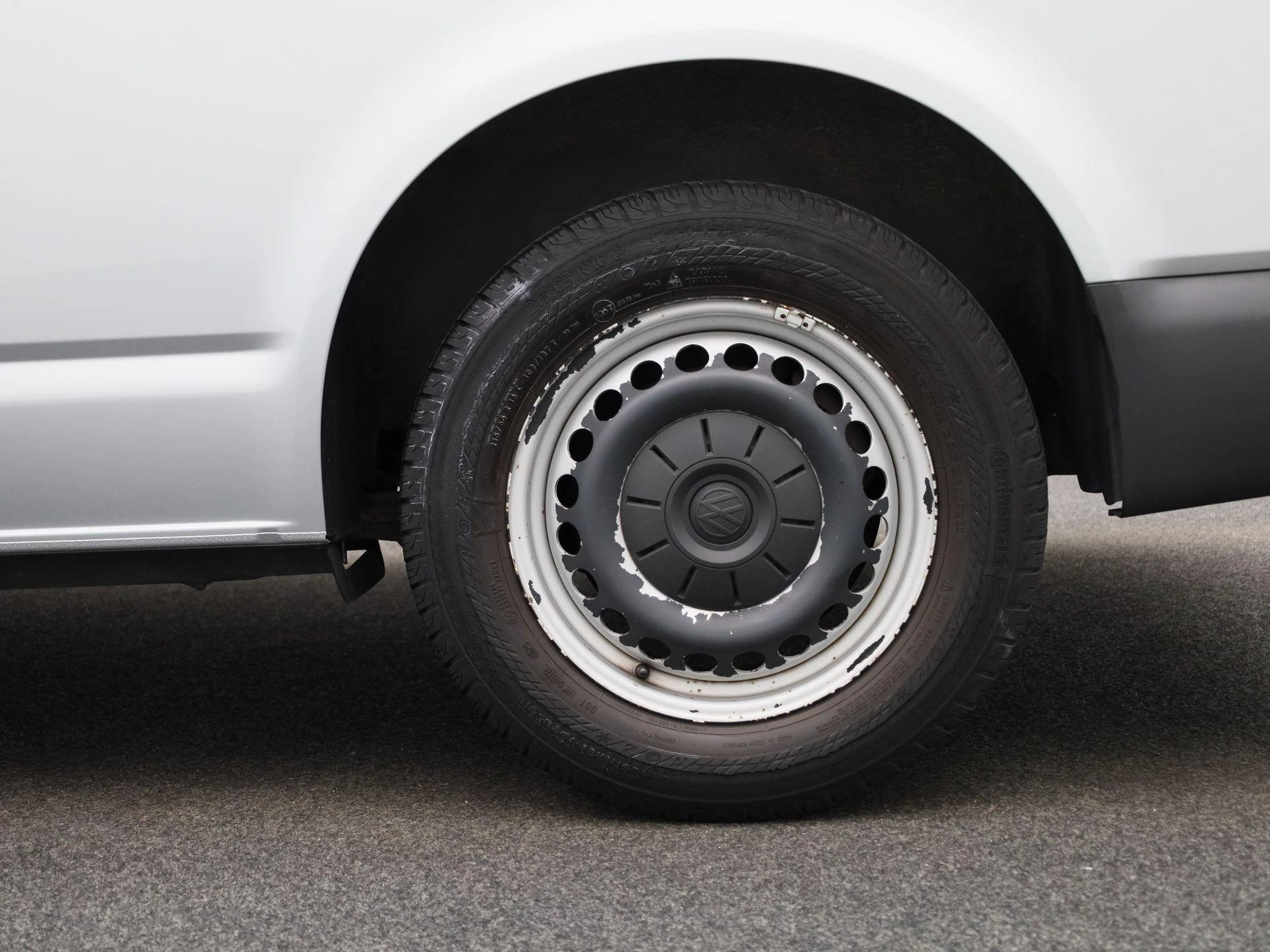 Volkswagen-Transporter-image-18